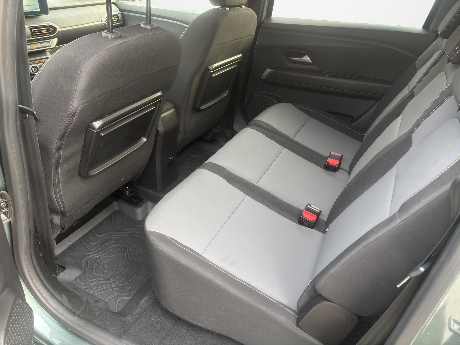 DACIA Jogger HEV 140 Extreme-image-10