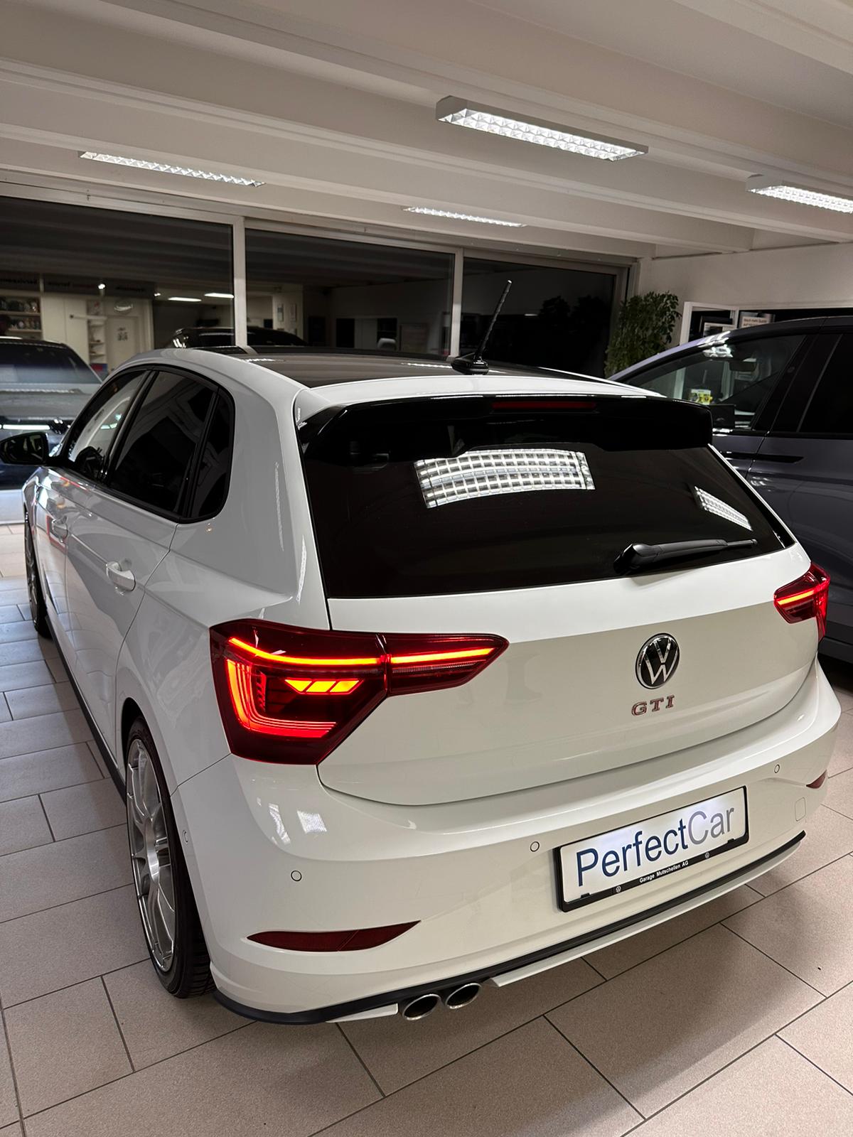 VW Polo 2.0 TSI GTI DSG-image-2