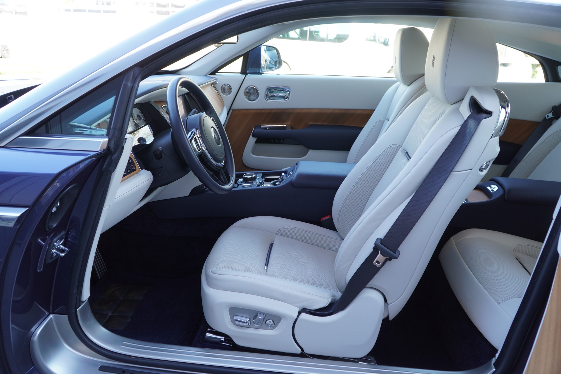 ROLLS-ROYCE WRAITH COUPE 6.6 V12-image-10