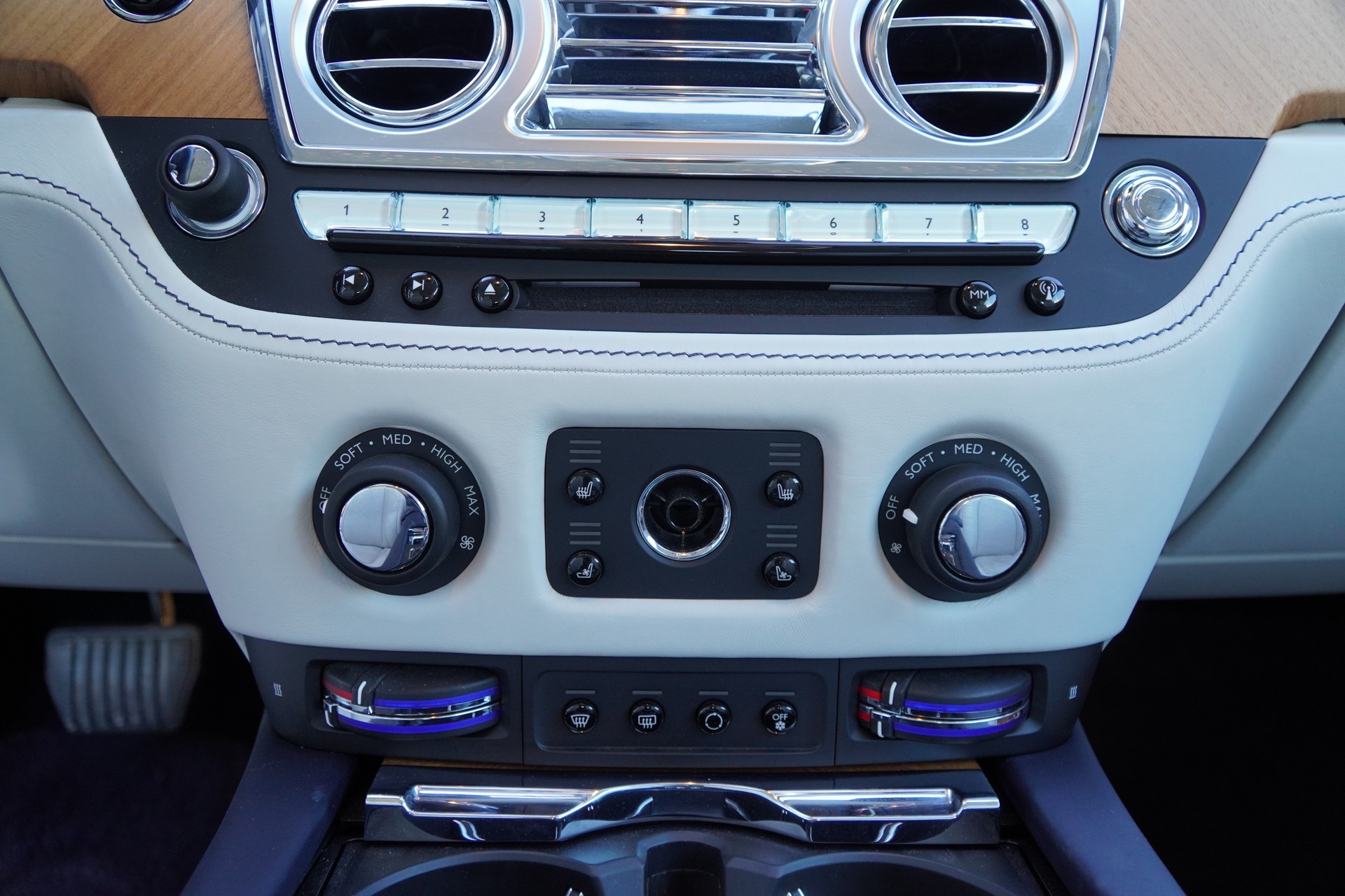 ROLLS-ROYCE WRAITH COUPE 6.6 V12-image-22