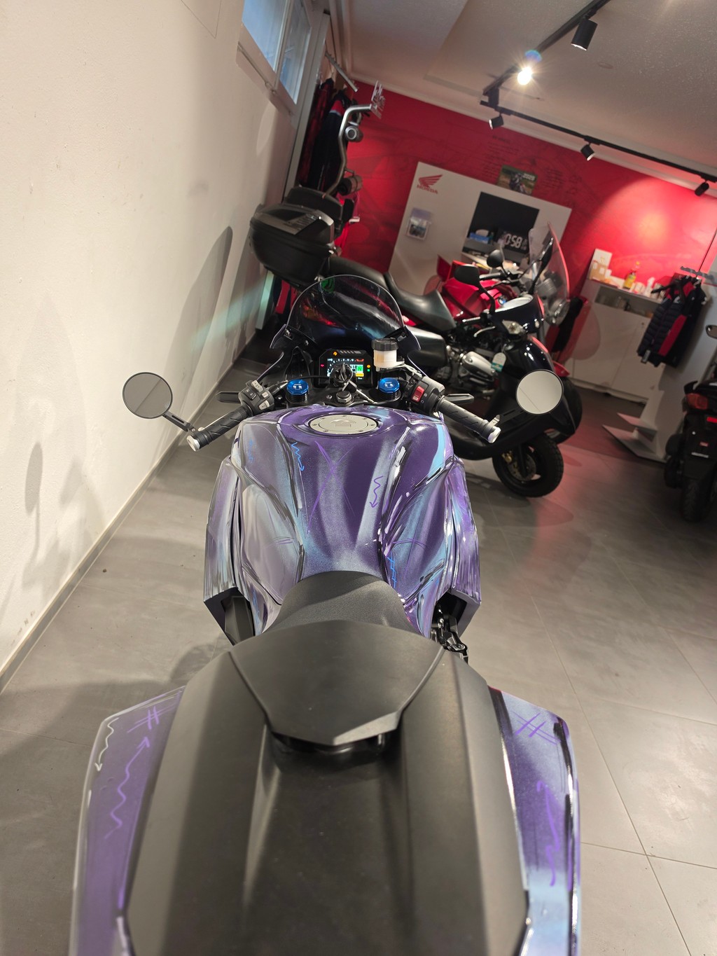HONDA 600 RR (auf Bestellung verfügbar, Umbau möglich)-showroom-element-3