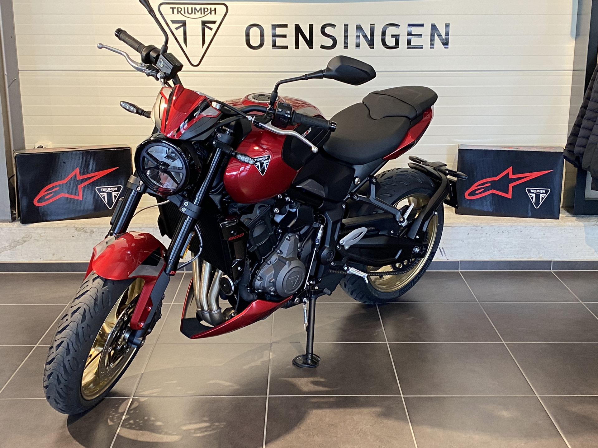 TRIUMPH Trident 800 (4.49 % Power Leasing - Gültig bis 30.06.2026)-showroom-element-1