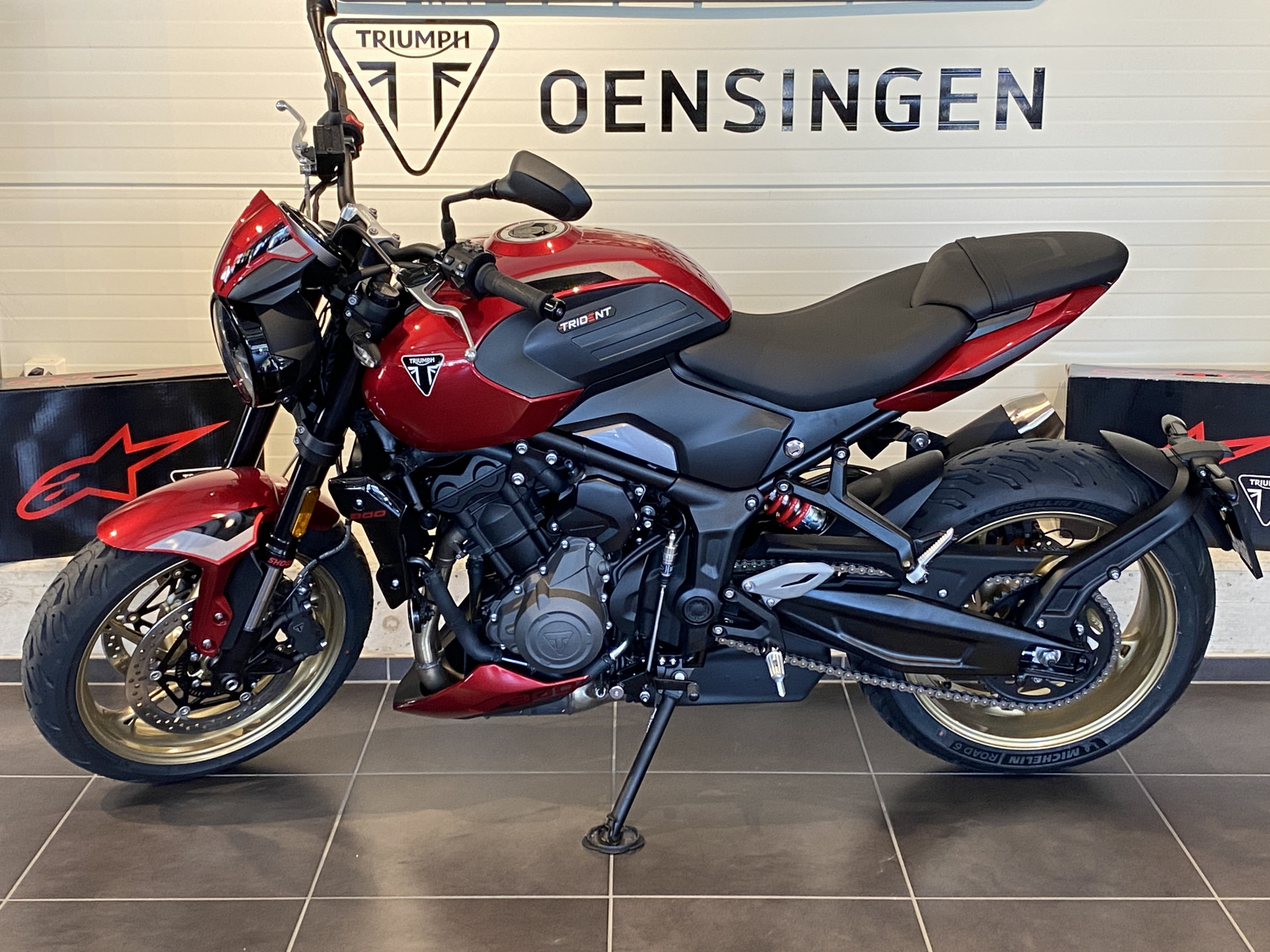 TRIUMPH Trident 800 (4.49 % Power Leasing - Gültig bis 30.06.2026)