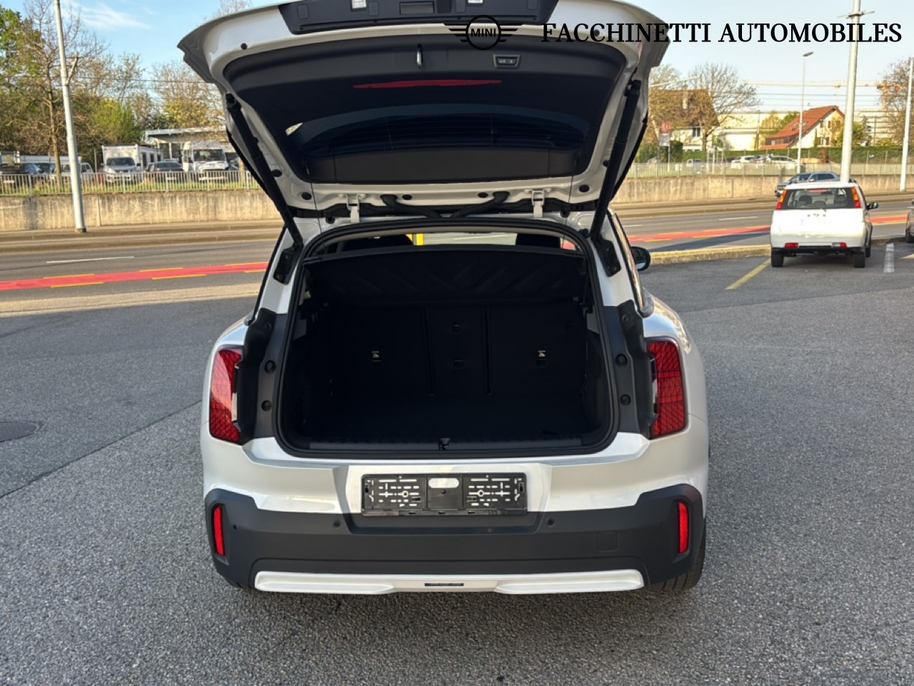 MINI MINI COUNTRYMAN E-image-1