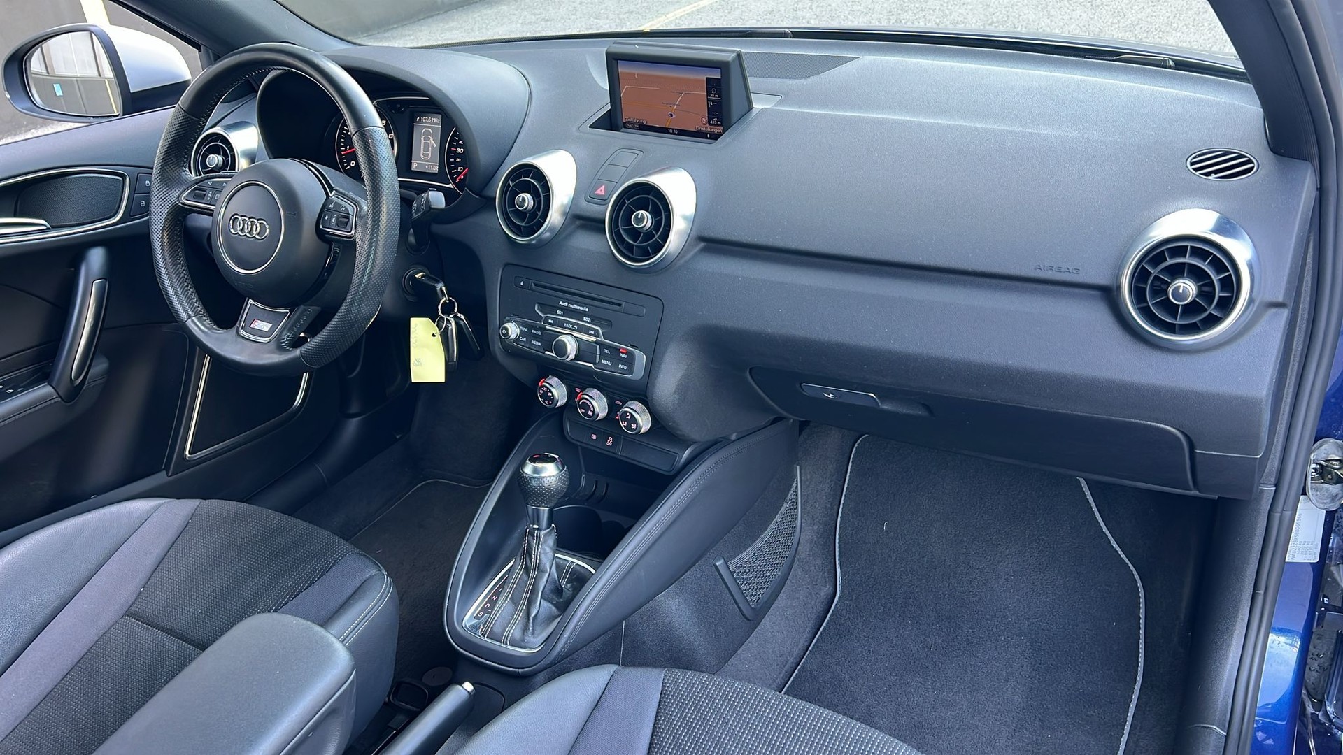 AUDI A1 Sport 1.4 TFSI Ambition S-tronic-image-12