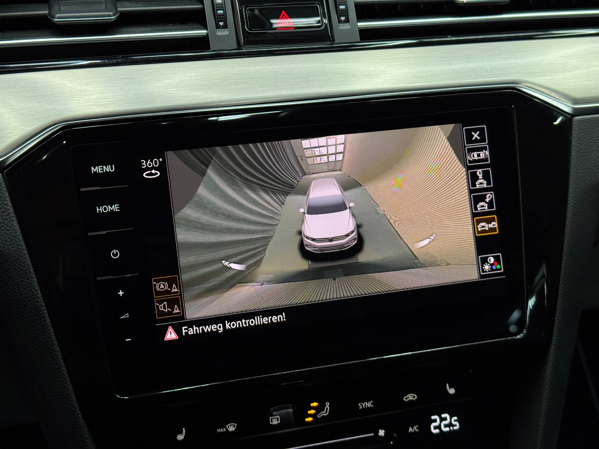 VW Passat Variant 2.0 TDI 200 Elegance DSG 4m-image-24