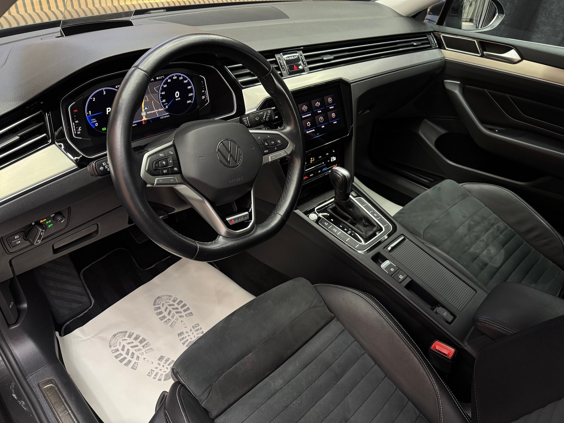 VW Passat Variant 2.0 TDI 200 Elegance DSG 4m-image-8