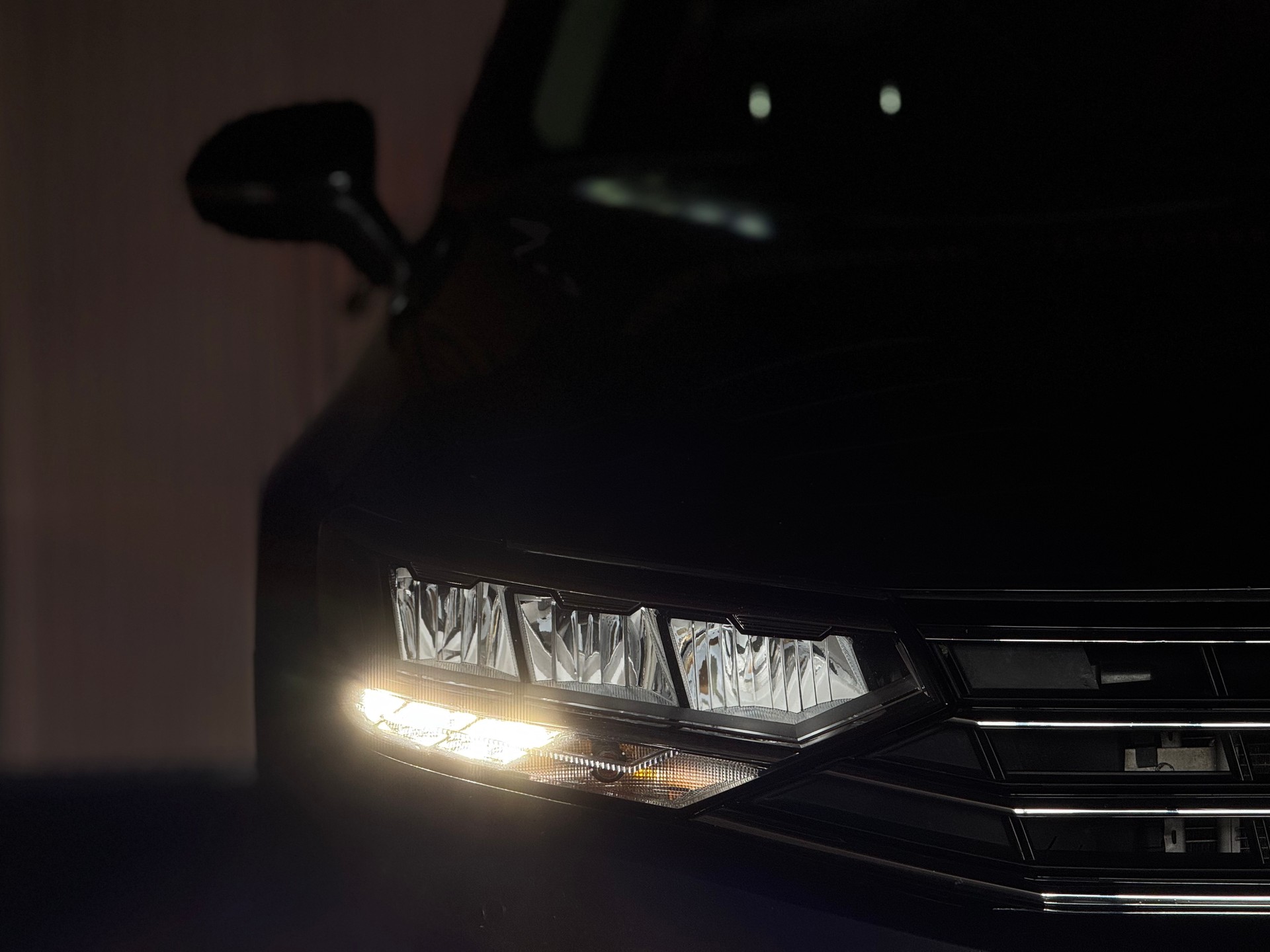 VW Passat Variant 2.0 TDI 200 Elegance DSG 4m-image-5