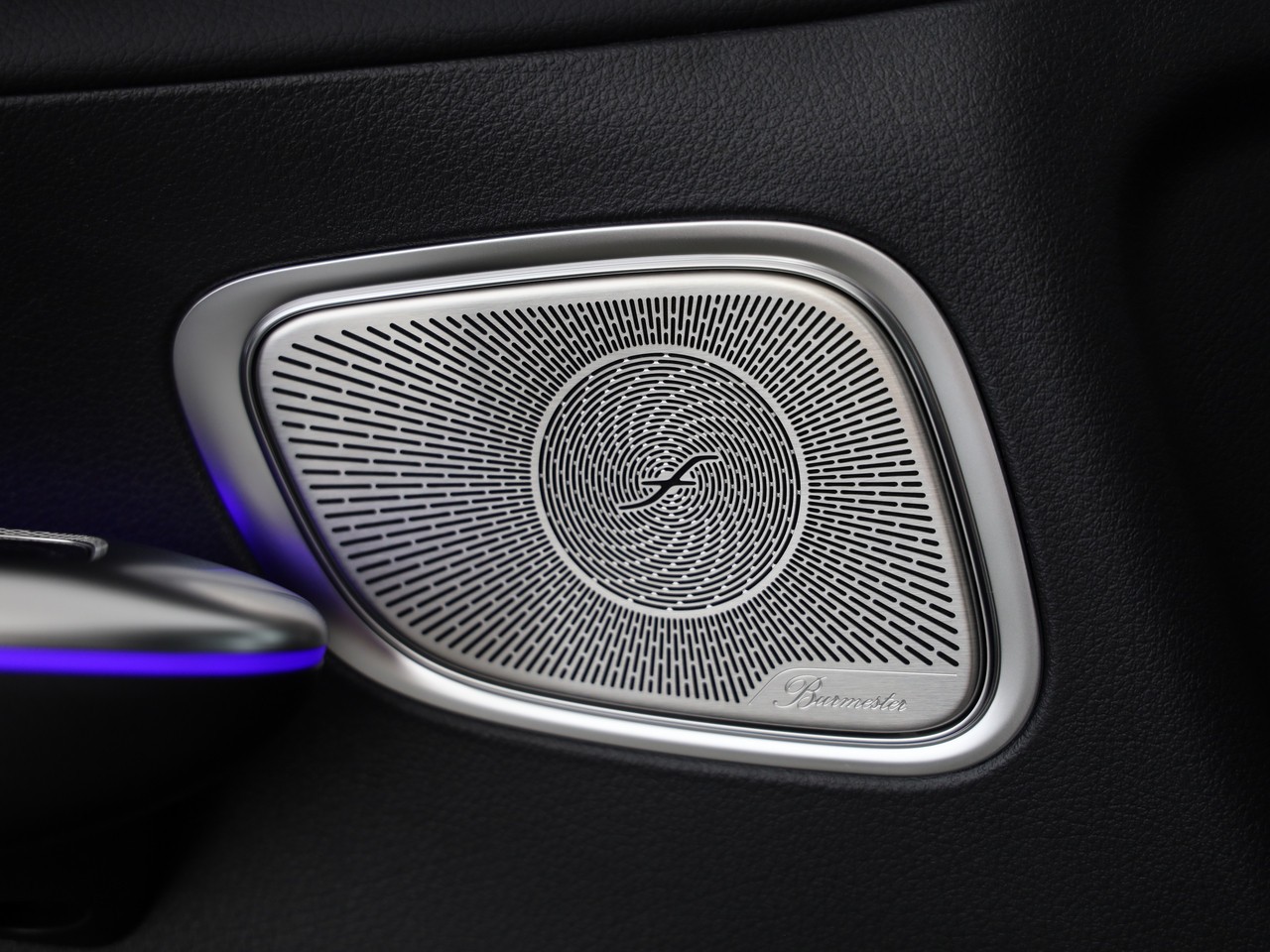 MERCEDES-BENZ GLC 220 d 4Matic 9G-Tronic-image-17