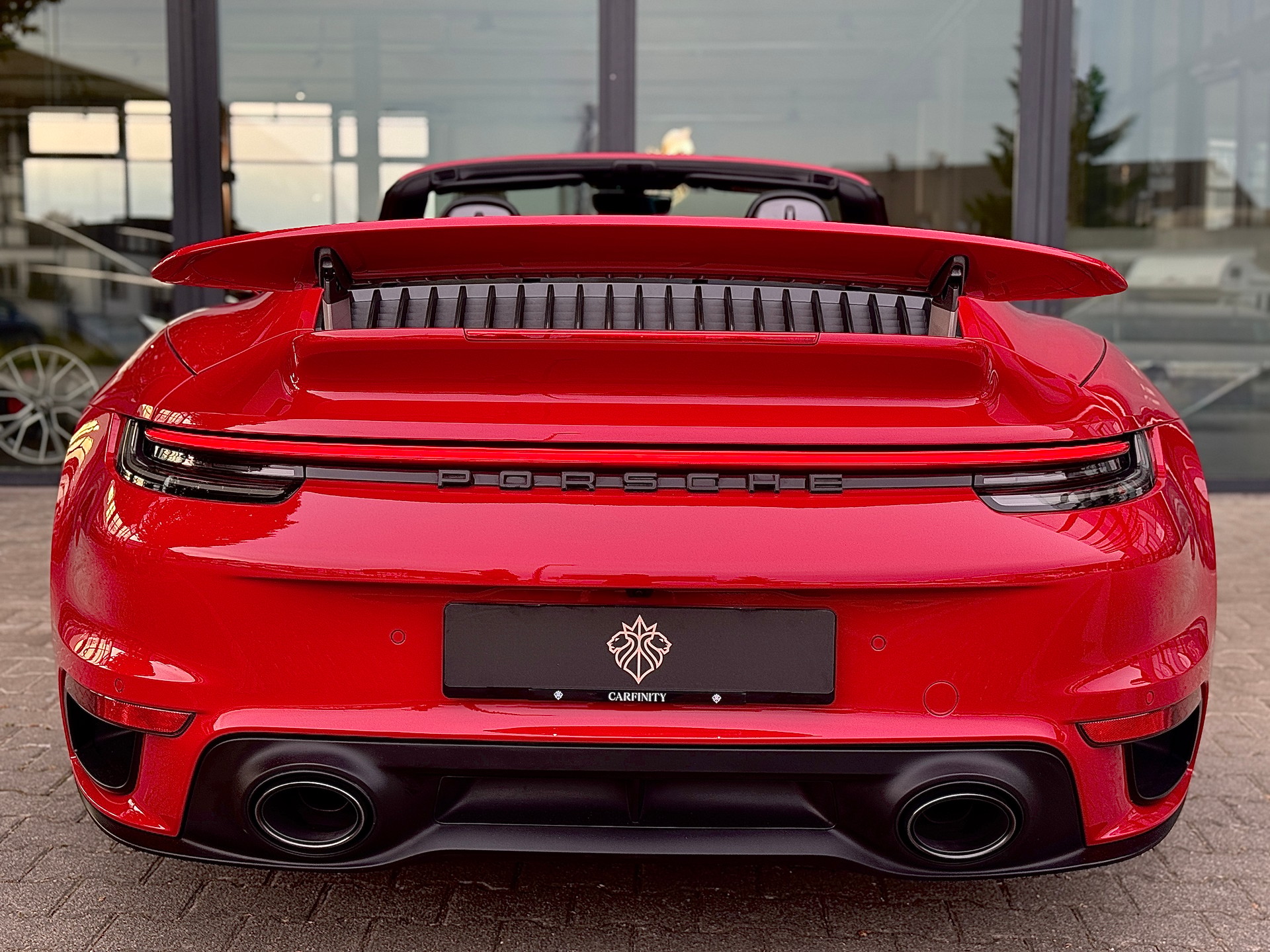 PORSCHE 911 Turbo S Cabriolet PDK *2 Jahre Porsche Approved Garantie*-image-5