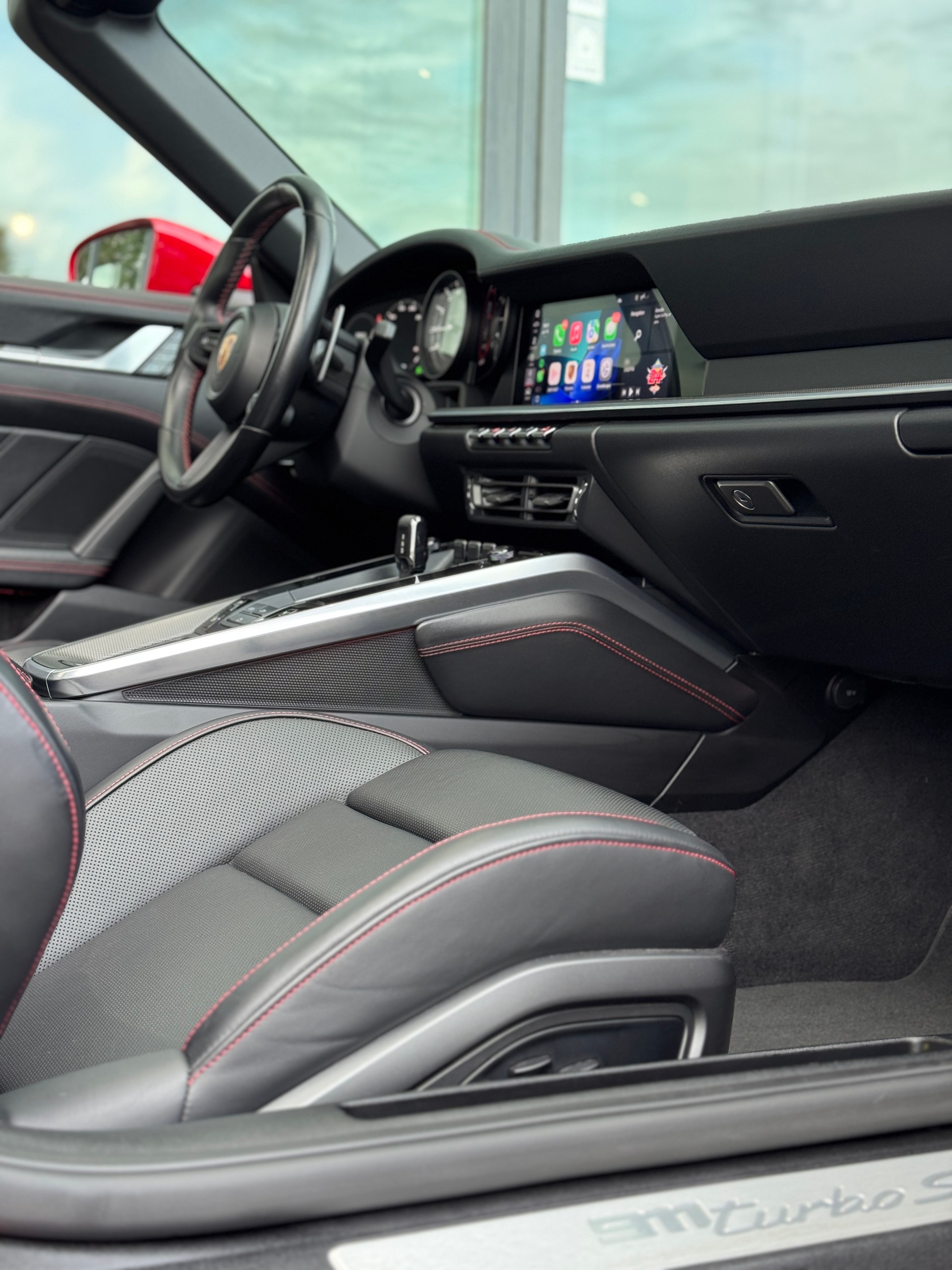 PORSCHE 911 Turbo S Cabriolet PDK *2 Jahre Porsche Approved Garantie*-image-11