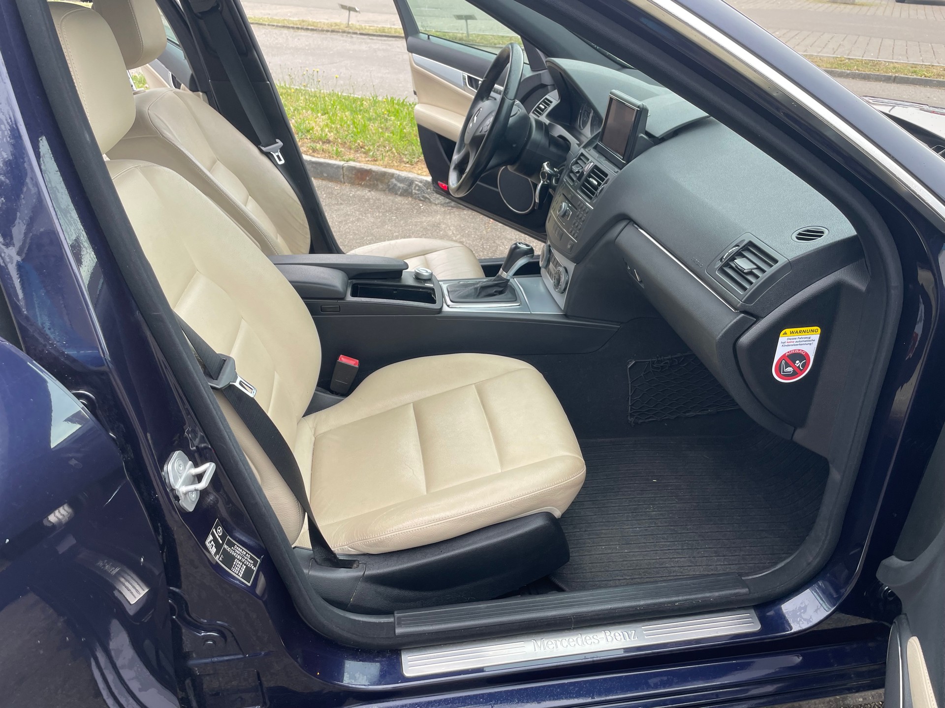 MERCEDES-BENZ C 350 CDI (320 CDI) Avantgarde 4Matic 7G-Tronic-image-10