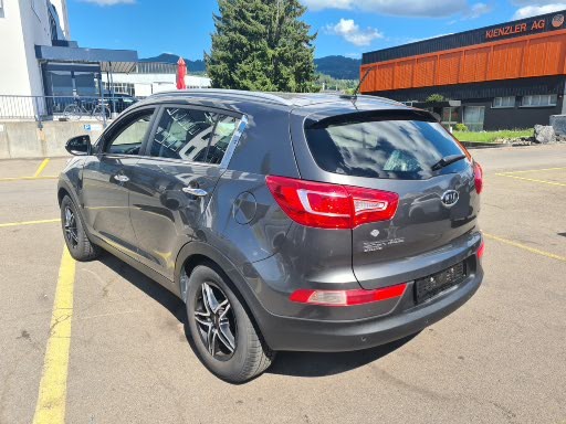 KIA Sportage 2.0 CRDi Trend 4WD Automatic-image-5