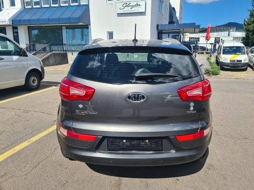 KIA Sportage 2.0 CRDi Trend 4WD Automatic-image-3