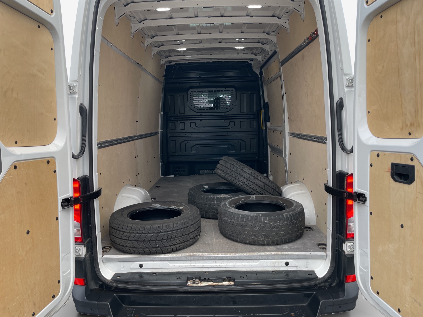 VW e-Crafter 35-image-12