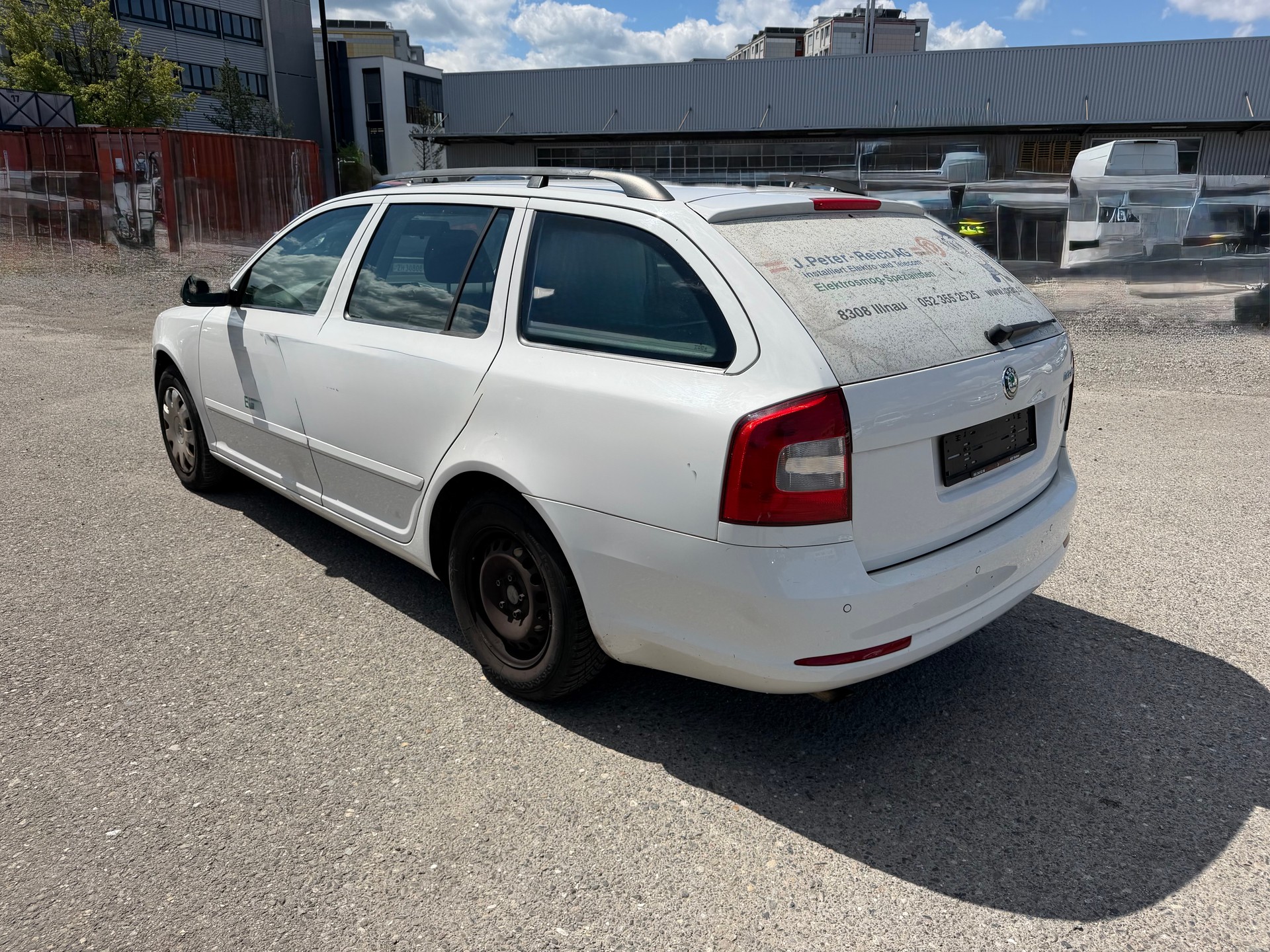 SKODA Octavia Combi 1.2 TSI Family-image-7