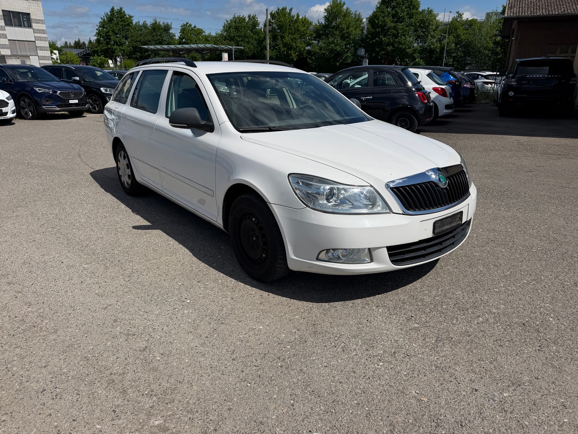 SKODA Octavia Combi 1.2 TSI Family-image-2