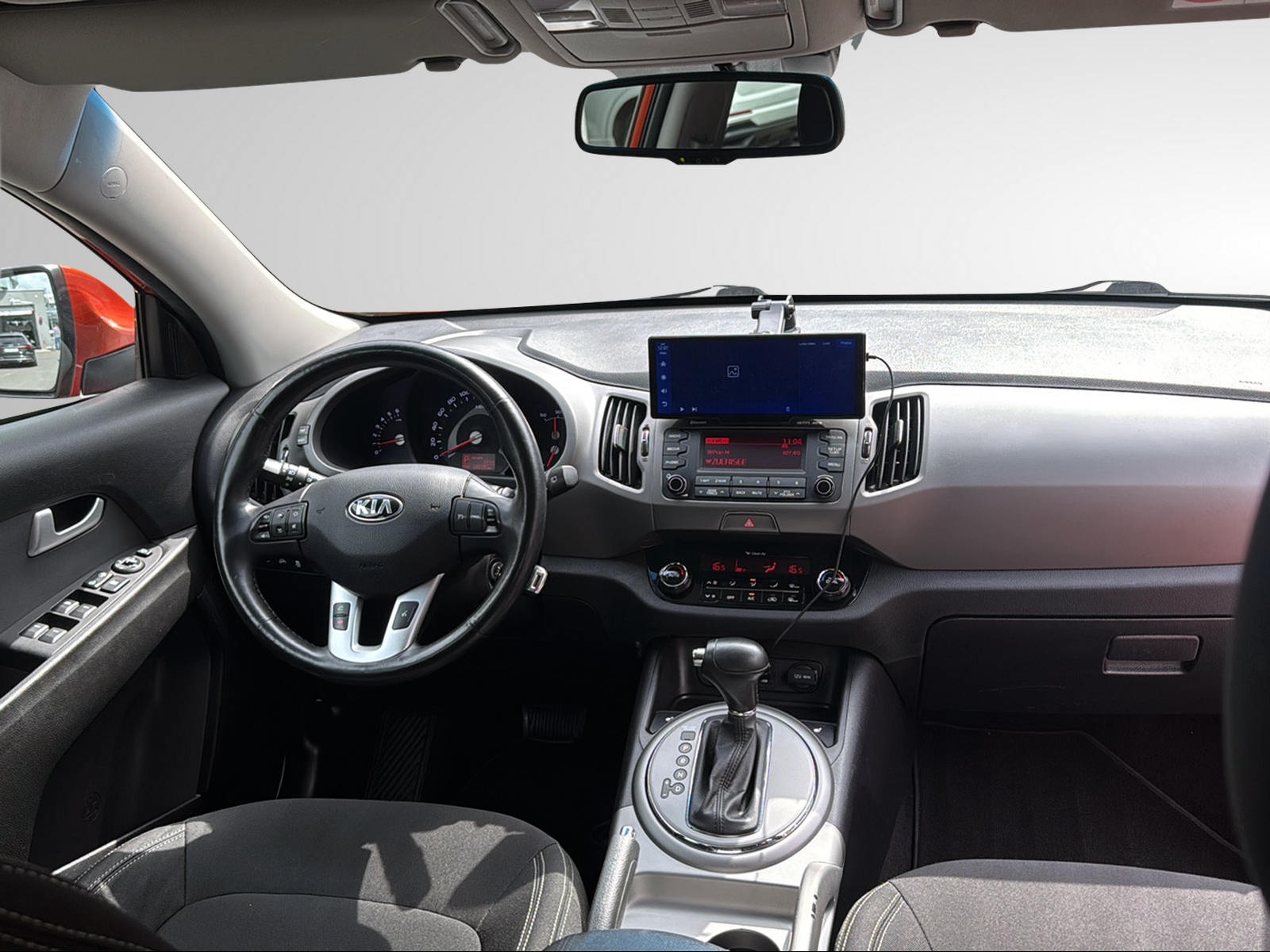 KIA Sportage 2.0 Style 4WD Automatic-image-26