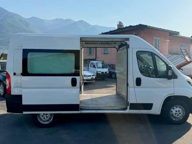 PEUGEOT Boxer 2.2 HDI 335 Premium L2H2-image-4