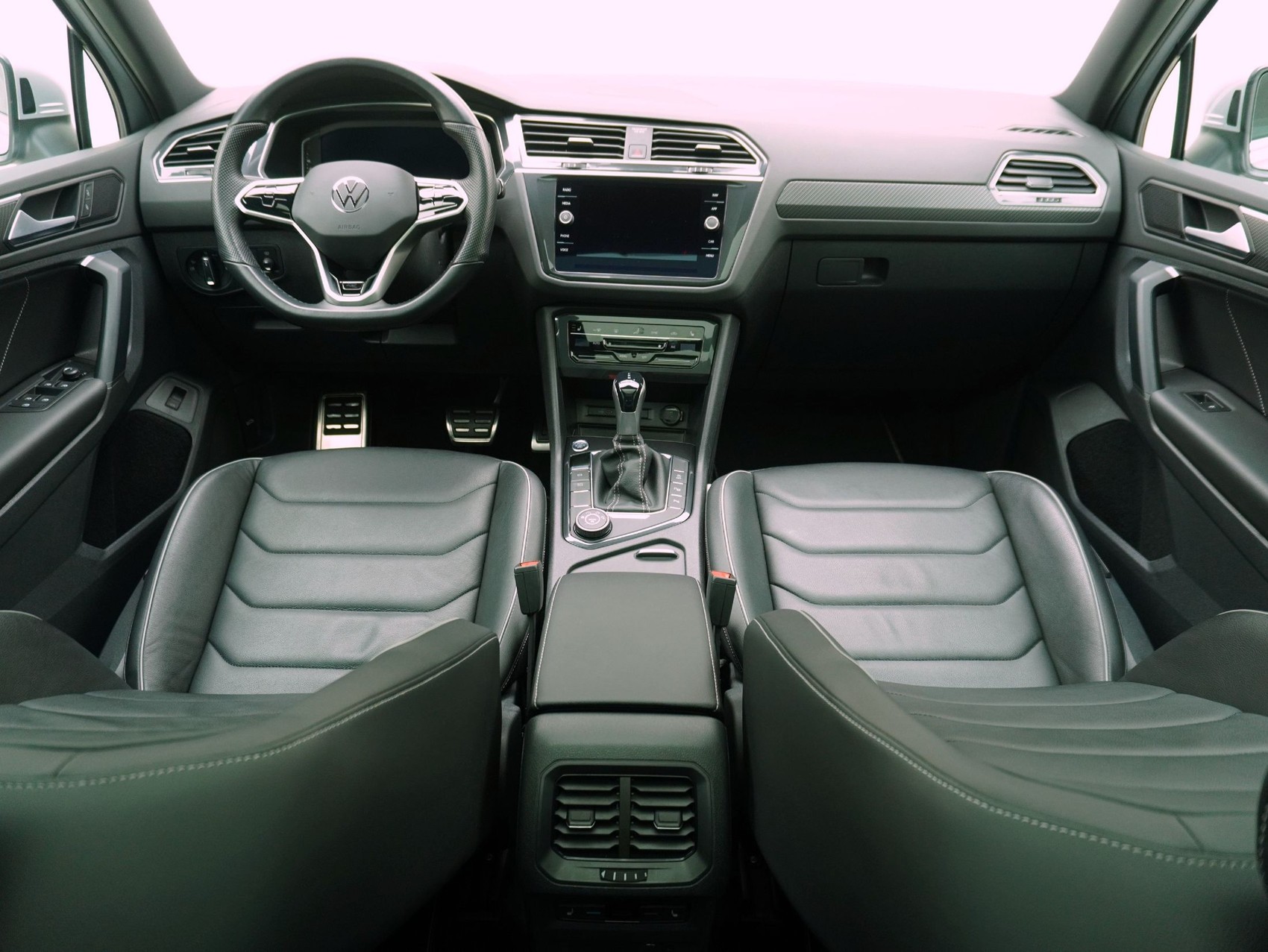 VW Tiguan 2.0 TSI DSG R-Line 4Motion-image-14