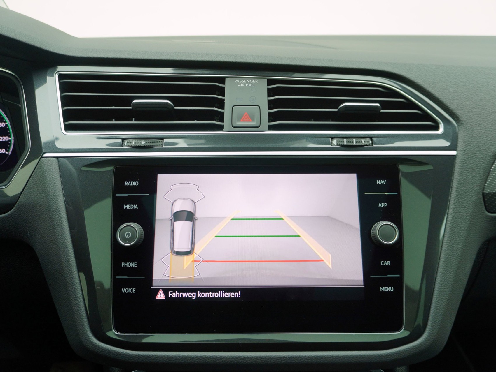 VW Tiguan 2.0 TSI DSG R-Line 4Motion-image-19
