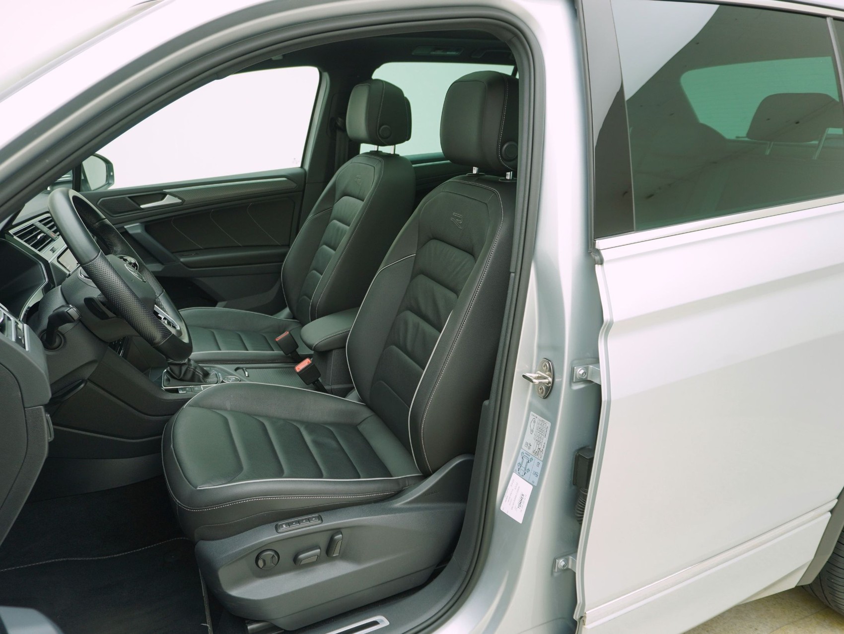 VW Tiguan 2.0 TSI DSG R-Line 4Motion-image-9