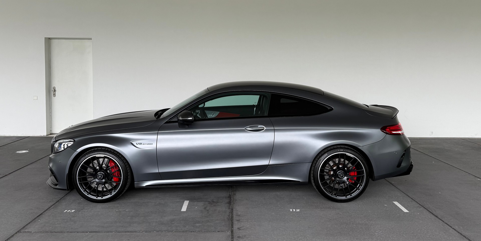 MERCEDES-BENZ MERCEDES-BENZ C 63 S AMG 9G-tronic-showroom-element-1