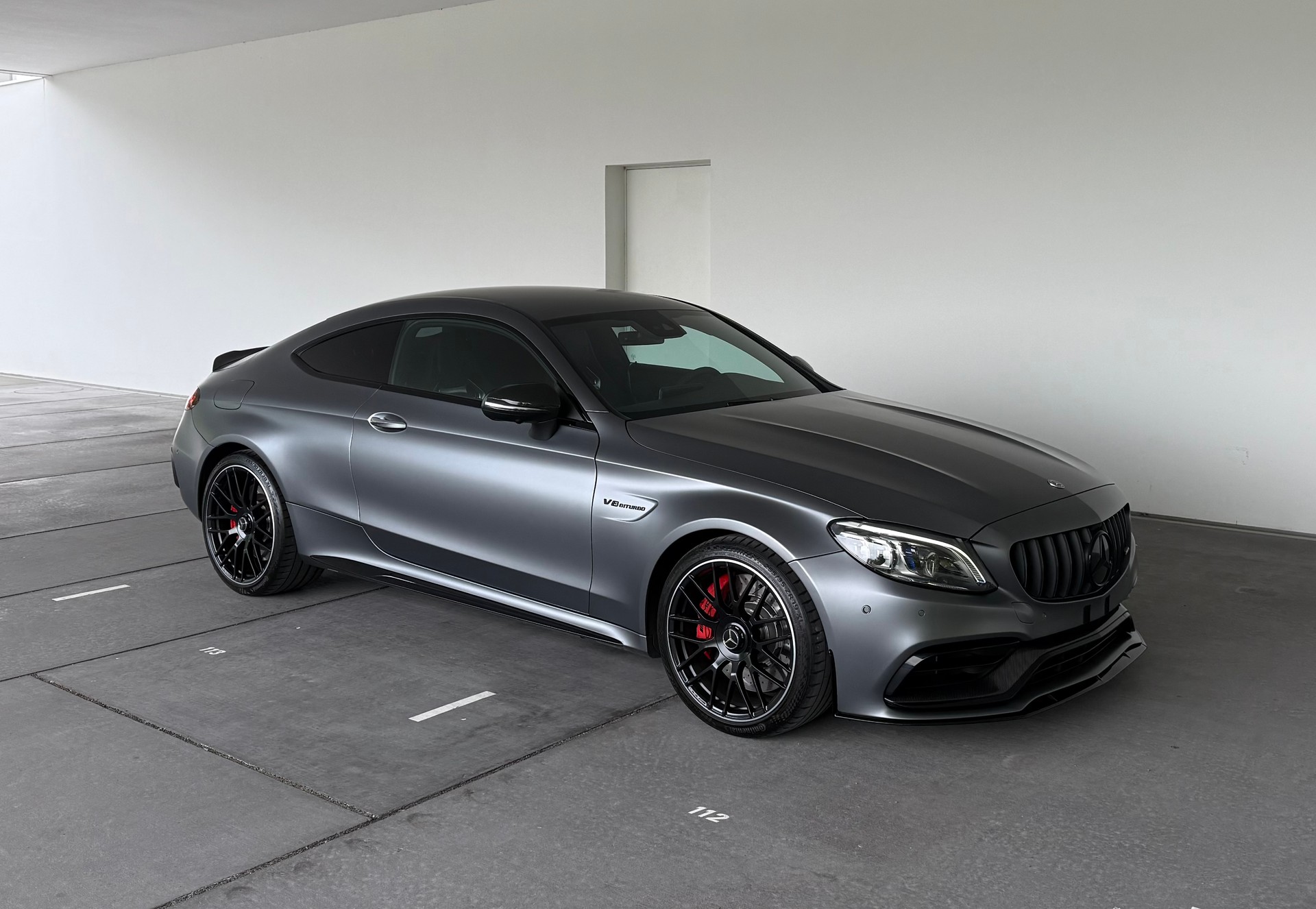 MERCEDES-BENZ MERCEDES-BENZ C 63 S AMG 9G-tronic-showroom-element-2