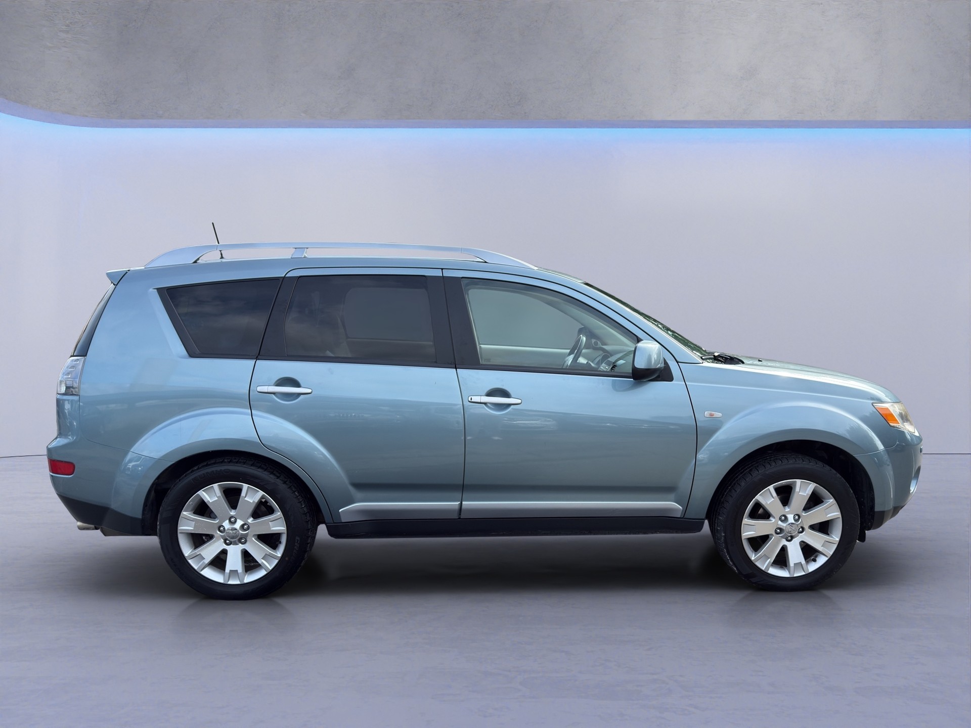 MITSUBISHI Outlander 2.2 DID Invite 4WD-image-4