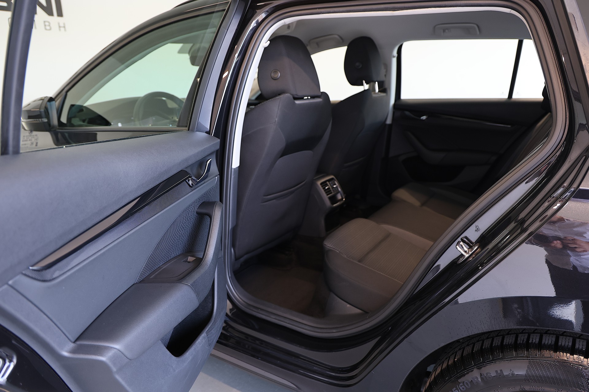 SKODA Octavia Combi 2.0 TDI DSG Ambition 4x4-image-11