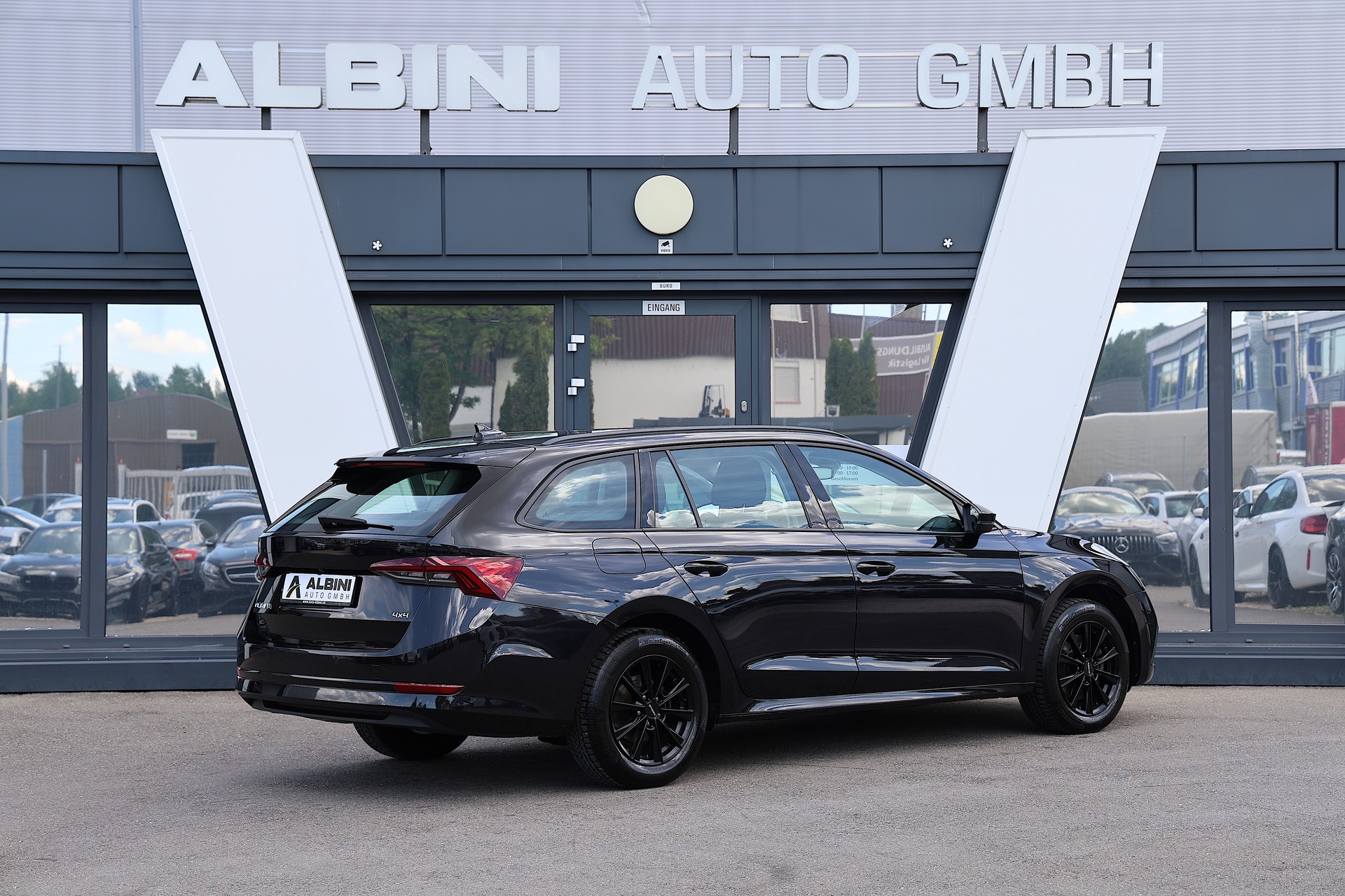 SKODA Octavia Combi 2.0 TDI DSG Ambition 4x4-showroom-element-2