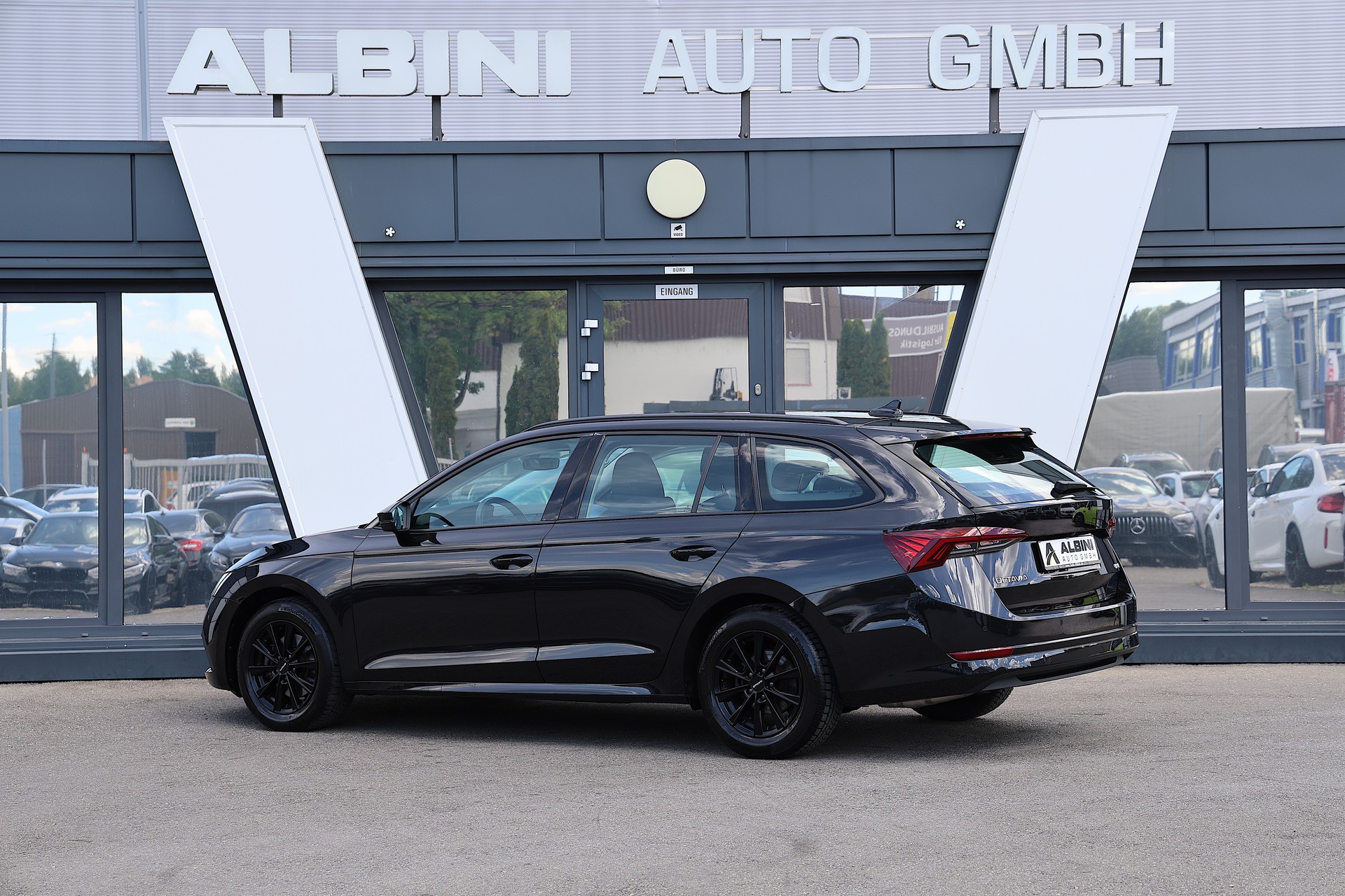 SKODA Octavia Combi 2.0 TDI DSG Ambition 4x4-showroom-element-3