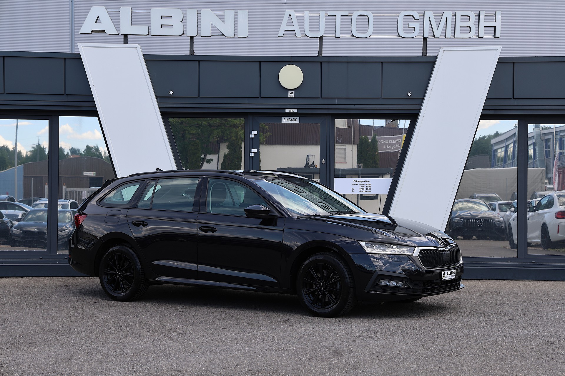 SKODA Octavia Combi 2.0 TDI DSG Ambition 4x4-showroom-element-1