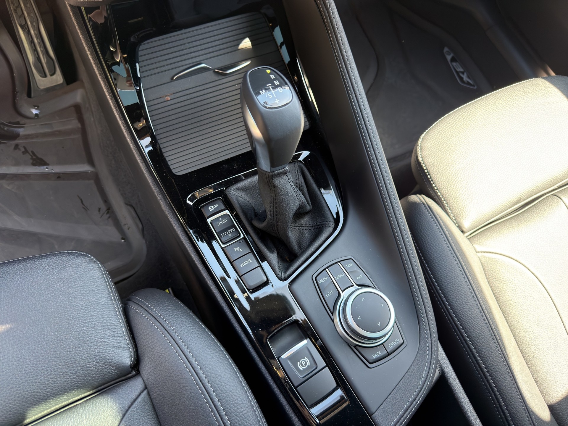 BMW X2 xDrive 25e M Sport Steptronic-image-13