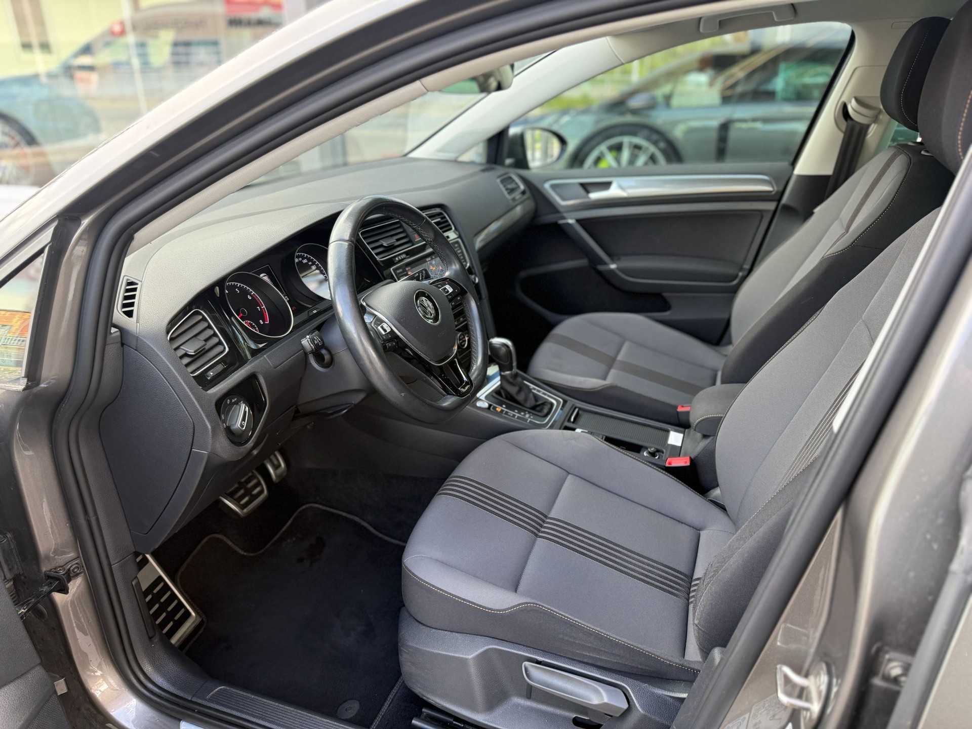 VW Golf 1.4 TSI Allstar DSG-image-10