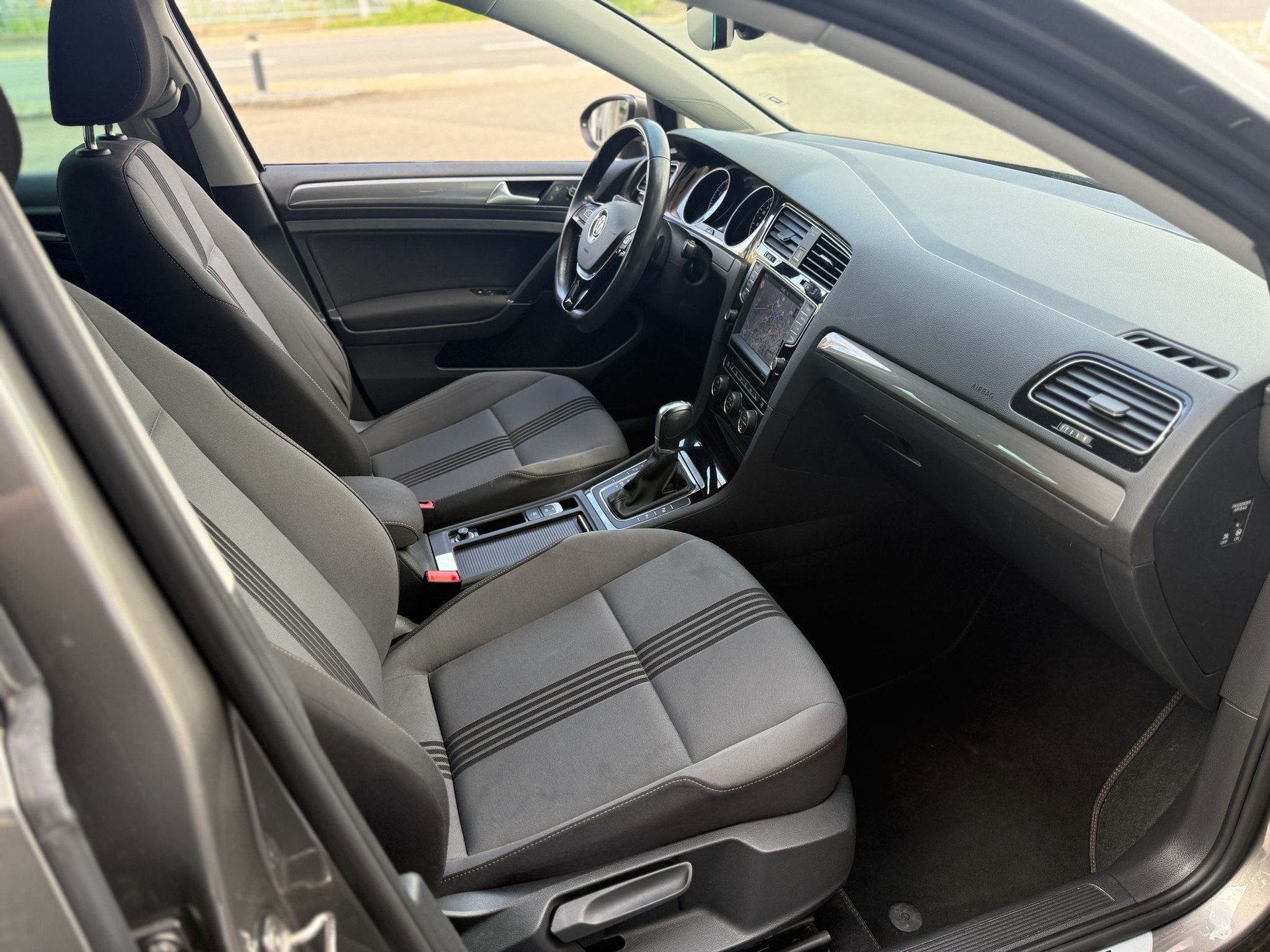 VW Golf 1.4 TSI Allstar DSG-image-17