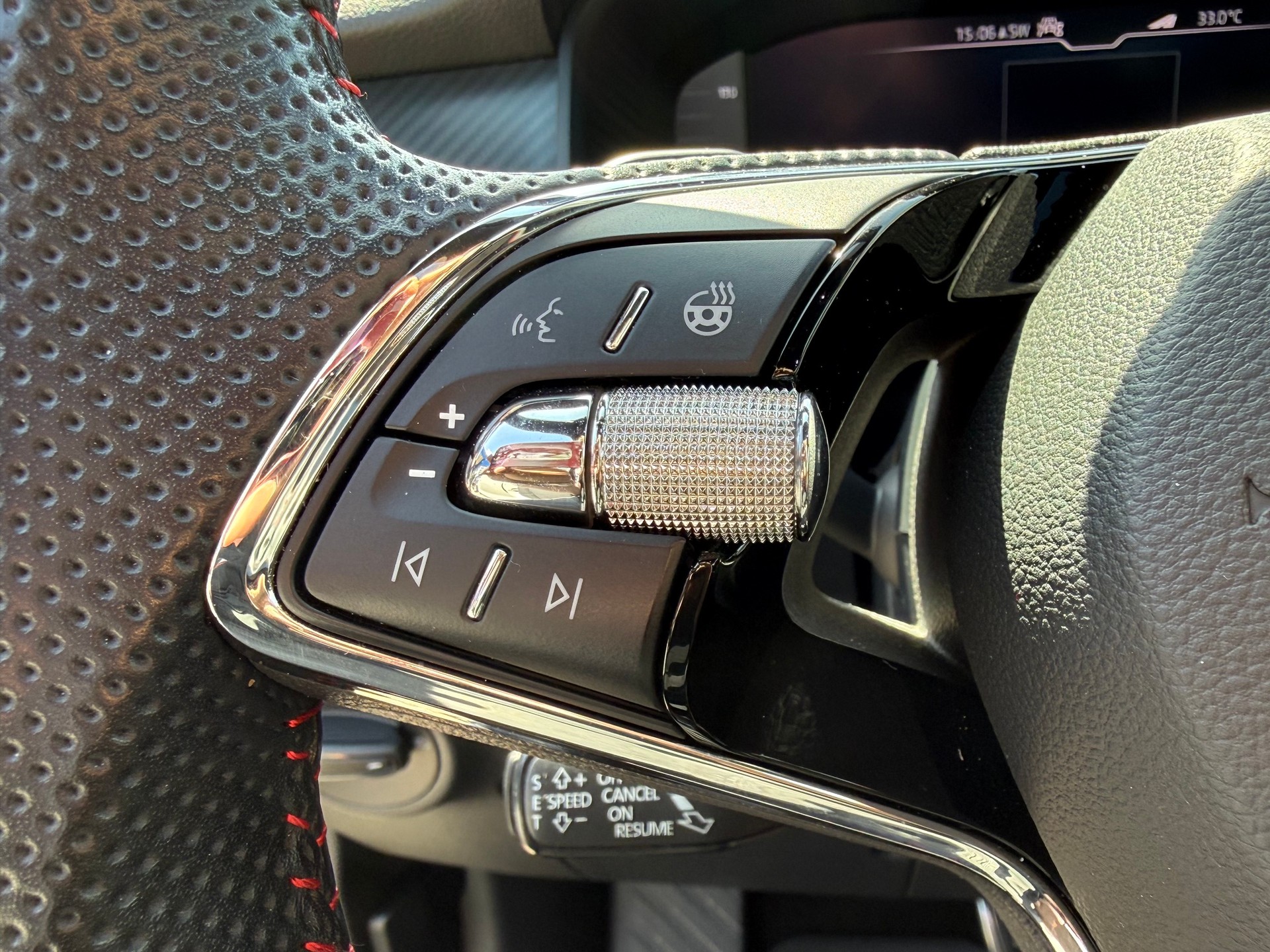 SKODA Kodiaq 2.0 Bi-TDI SCR RS 4x4 DSG-image-17