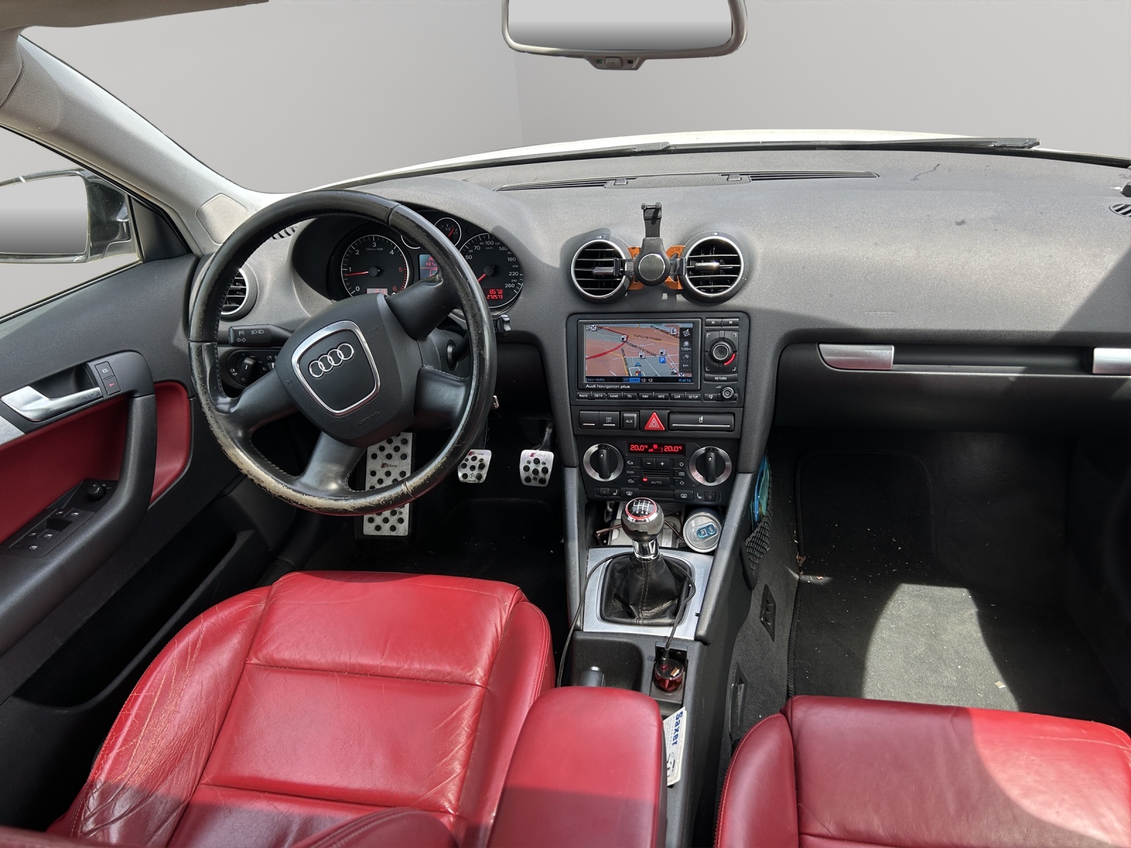 AUDI A3 Sportback 2.0 TDI Ambition-image-11