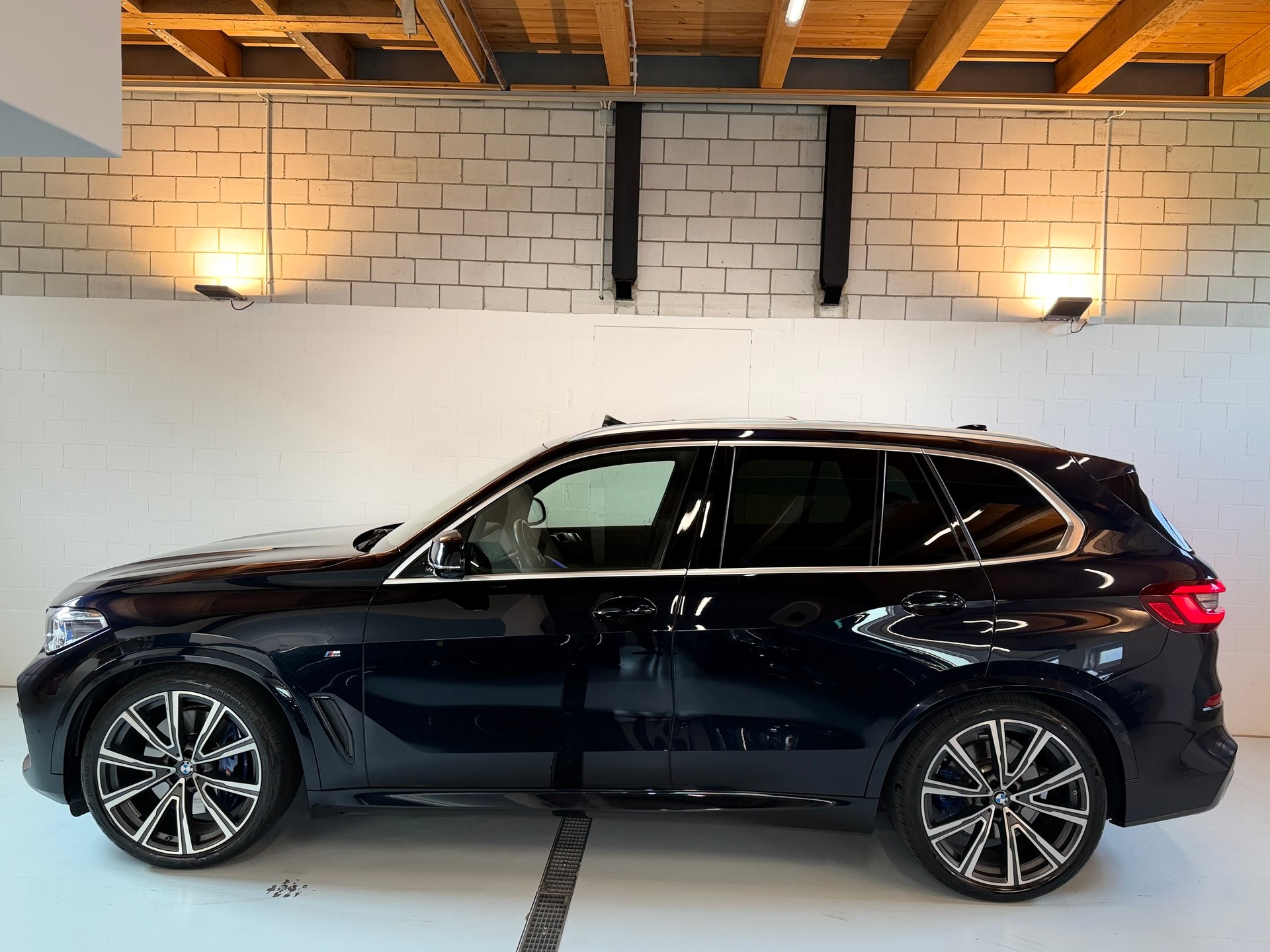 BMW X5 xDrive 48V 40d M Sport Steptronic-showroom-element-2