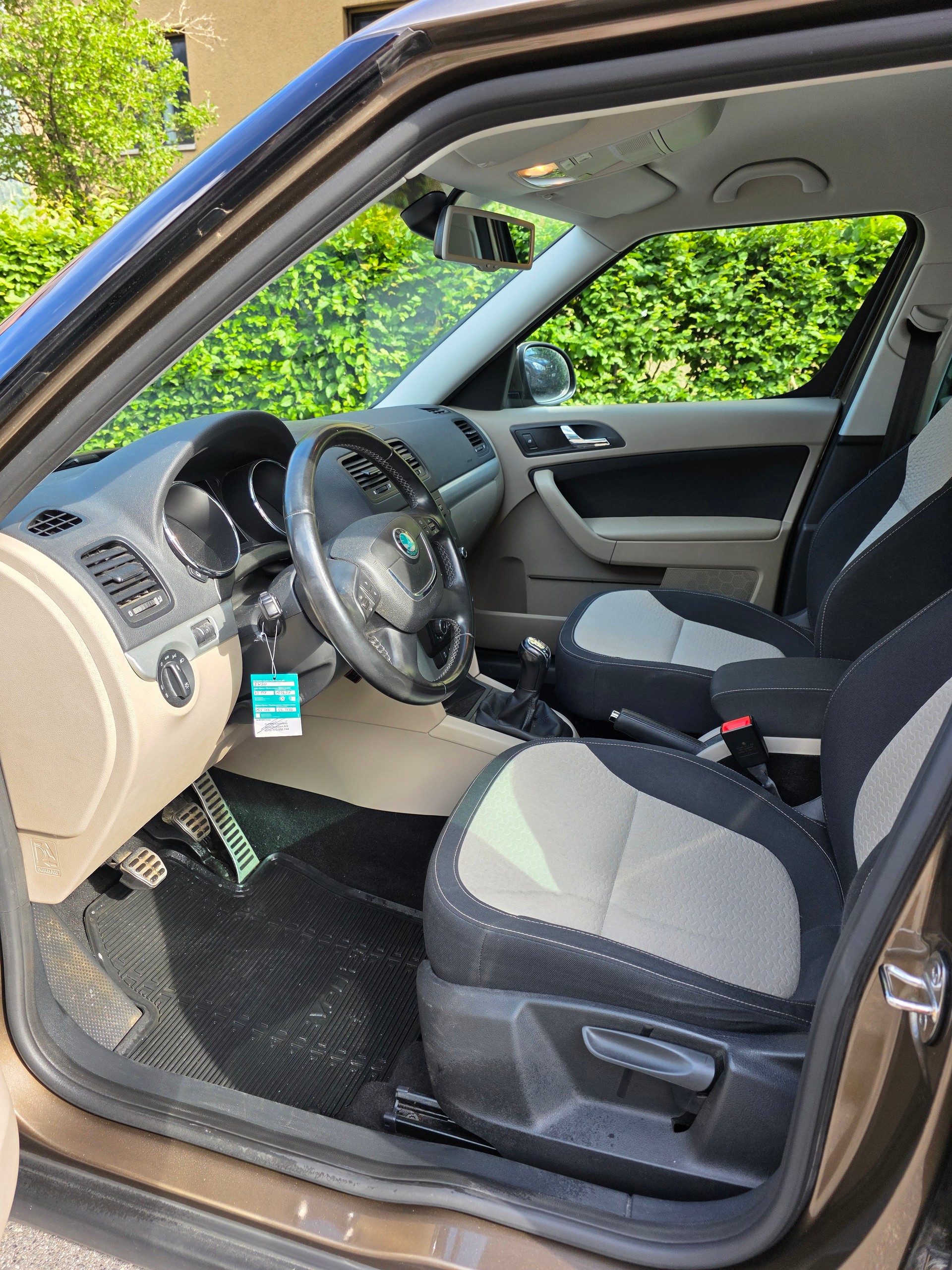 SKODA Yeti 1.8 TSI Clever 4x4-image-8