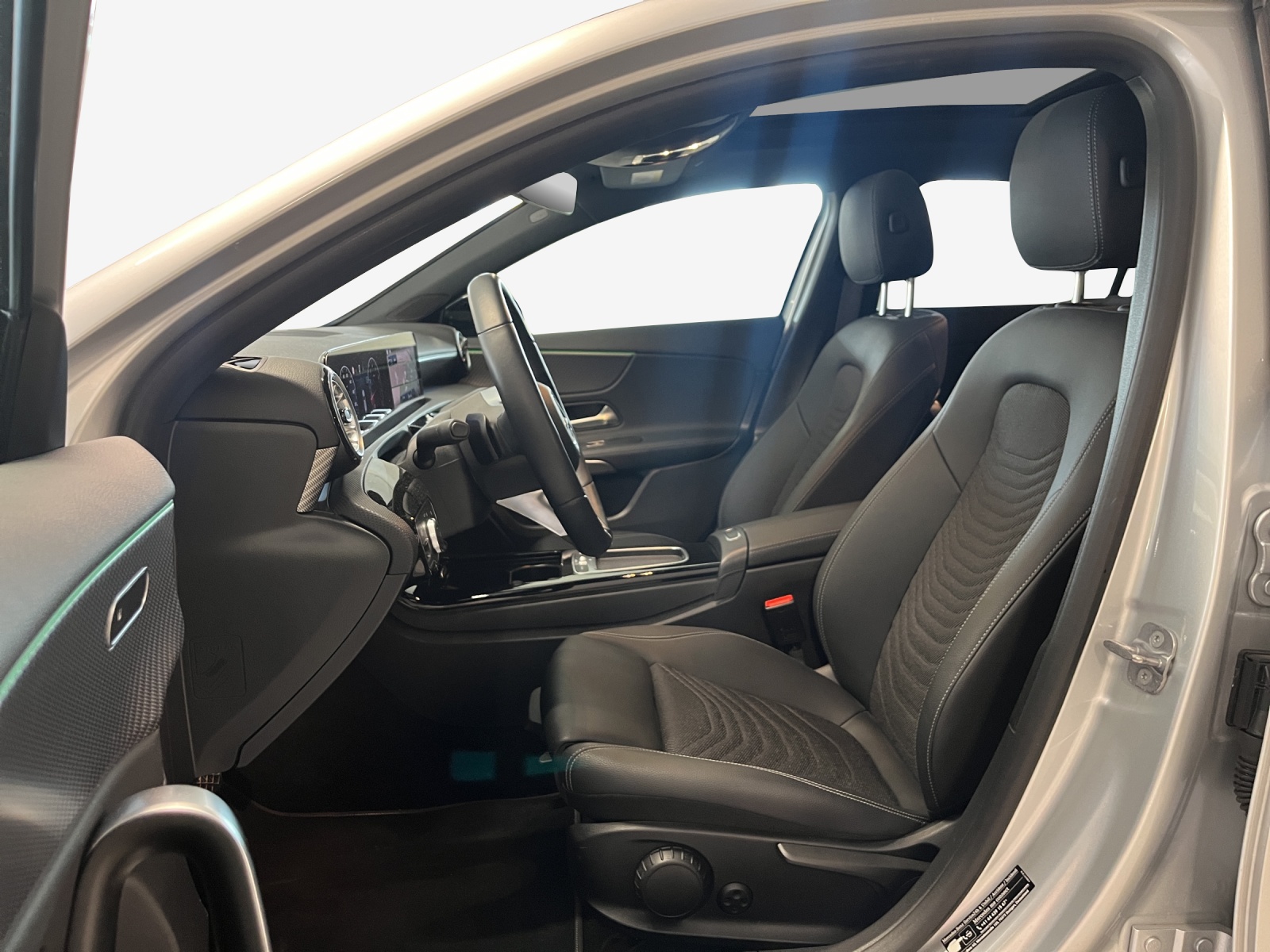 MERCEDES-BENZ A 180 7G-DCT-image-7