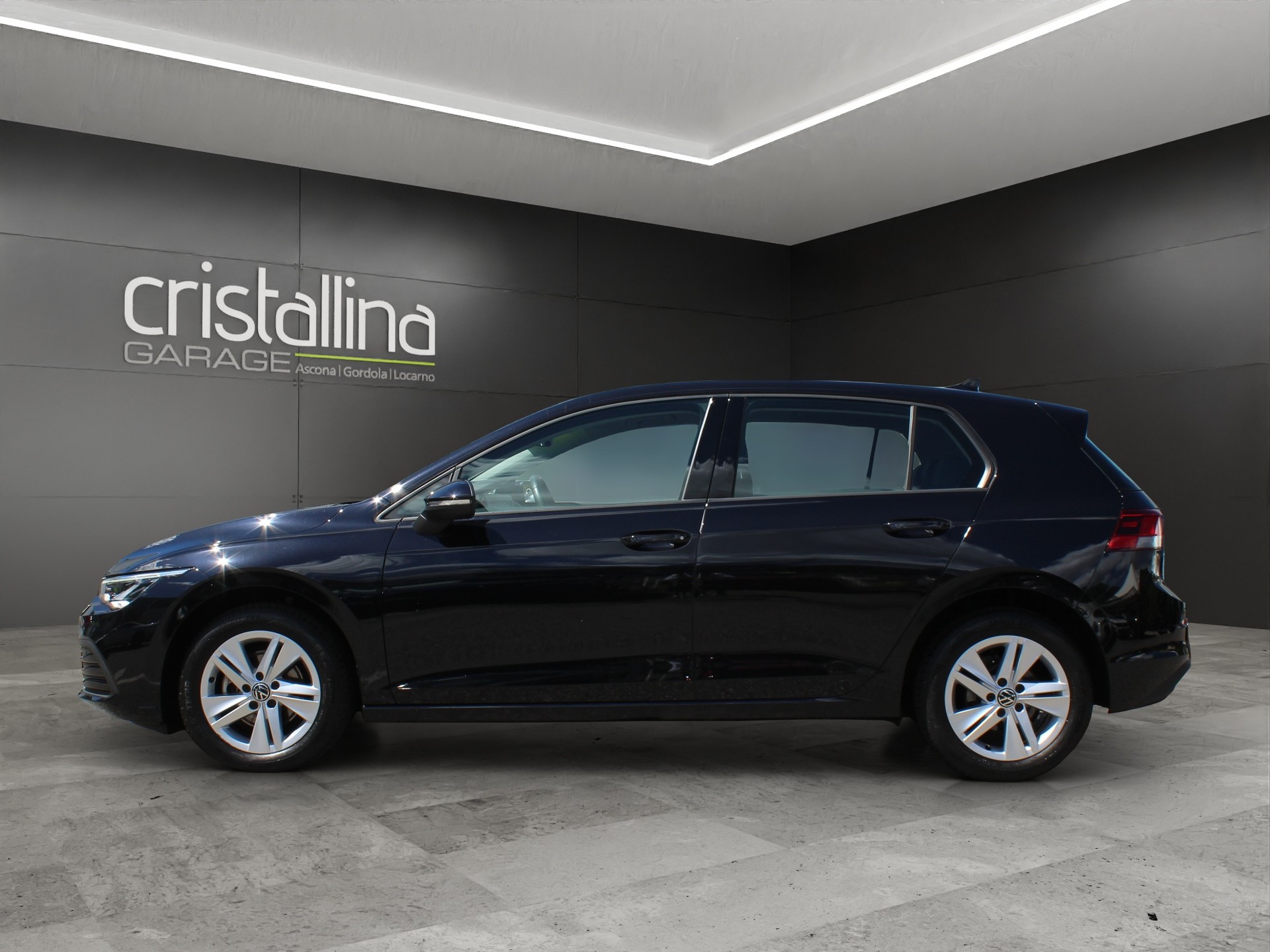 VW Golf VIII 1.0 TSI Life DSG-image-1