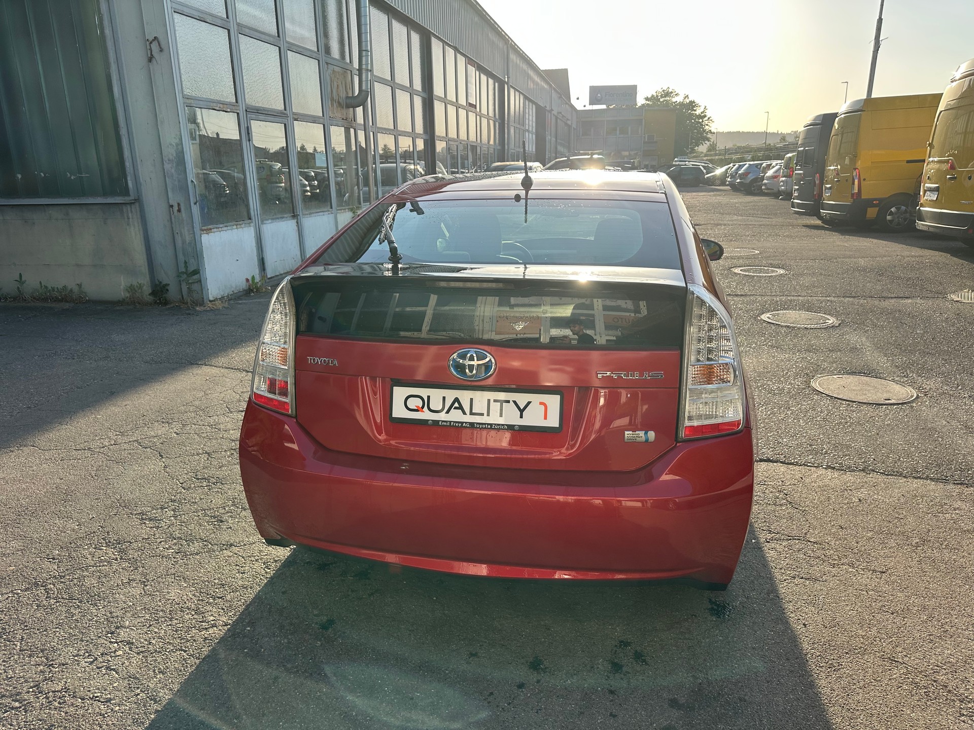 TOYOTA Prius 1.8 16V HSD Sol Premium-image-4