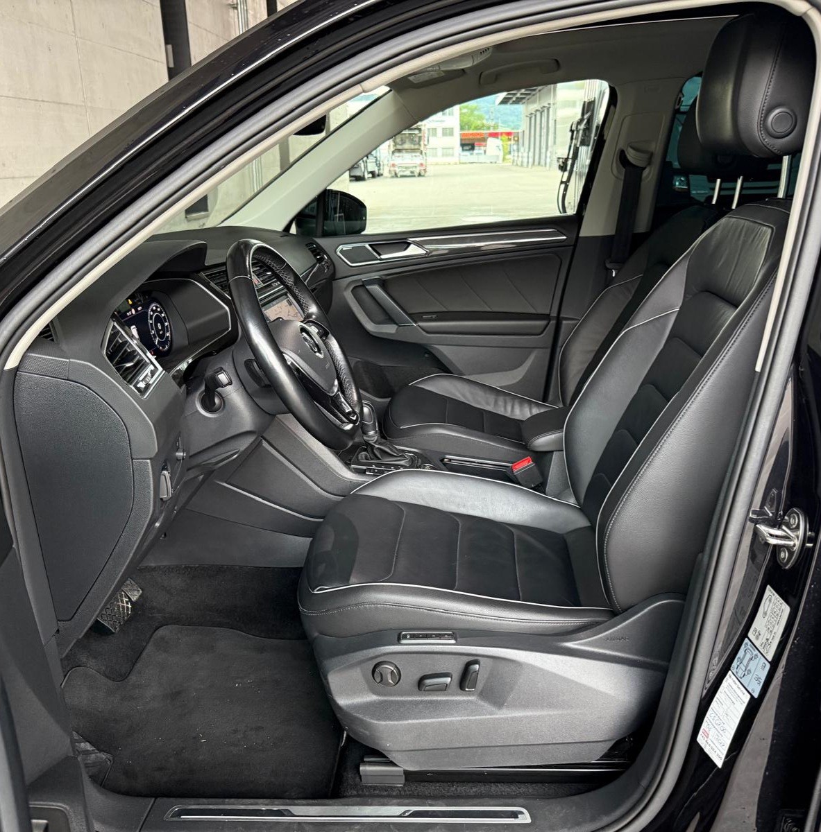 VW Tiguan 2.0 TDI SCR Highline 4Motion DSG-image-9