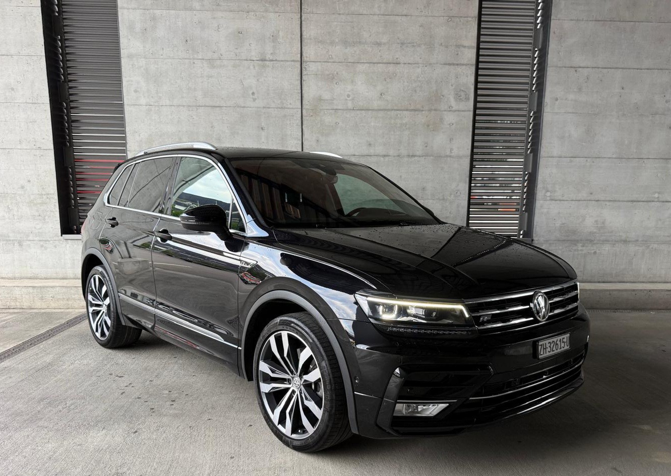 VW Tiguan 2.0 TDI SCR Highline 4Motion DSG-image-2