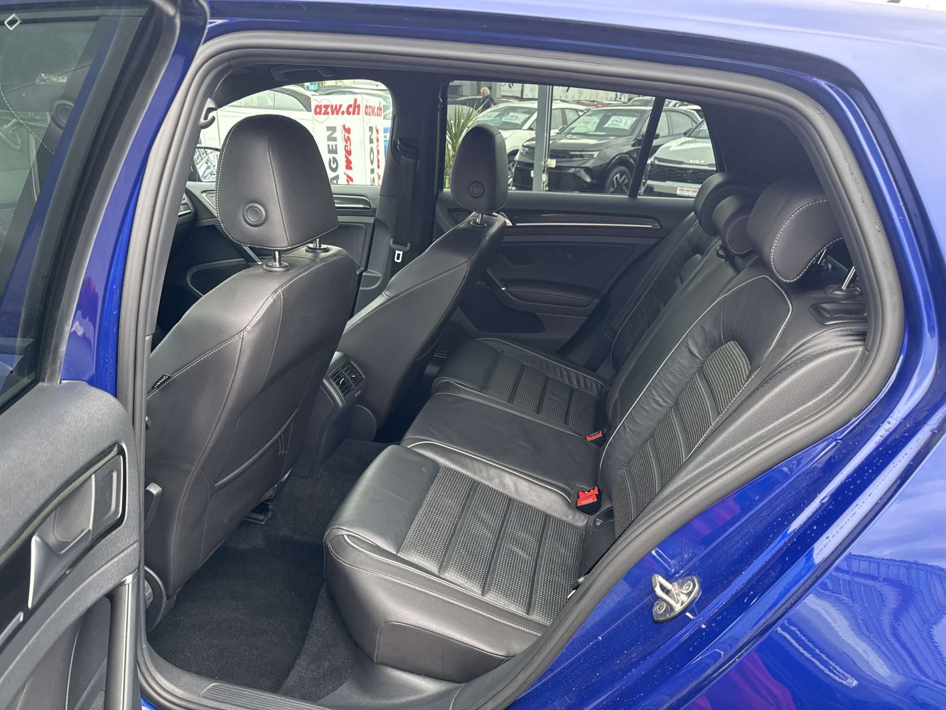 VW Golf 2.0 TSi R 4Motion 310PS DSG-Automat-image-6