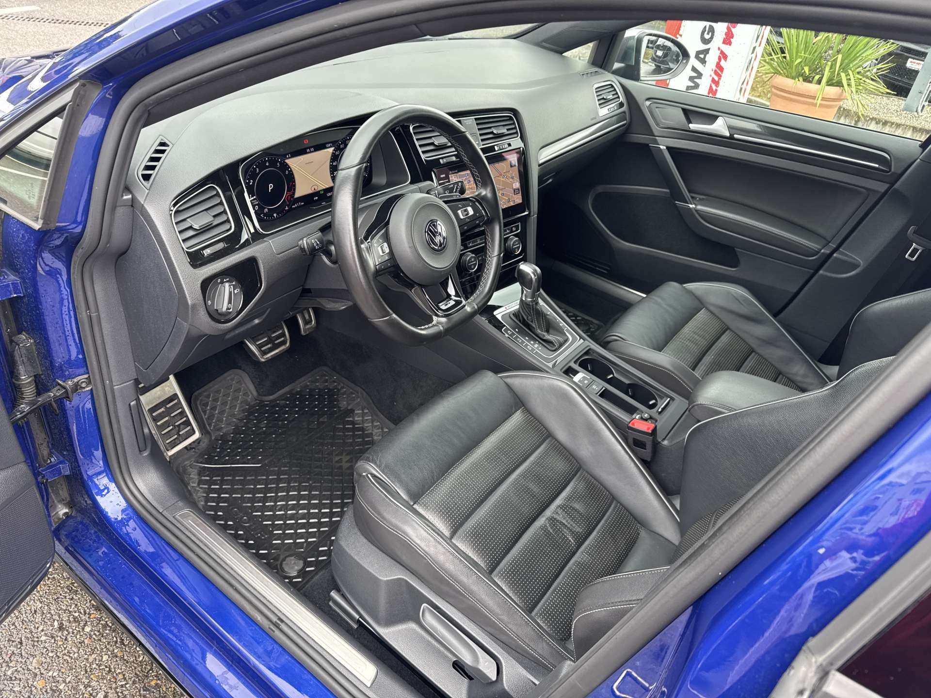 VW Golf 2.0 TSi R 4Motion 310PS DSG-Automat-image-5
