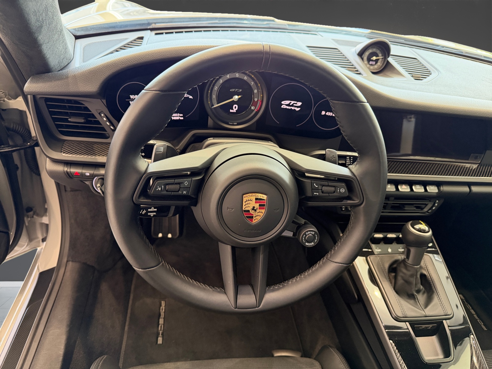 PORSCHE 911 GT3 Touring PDK-image-11