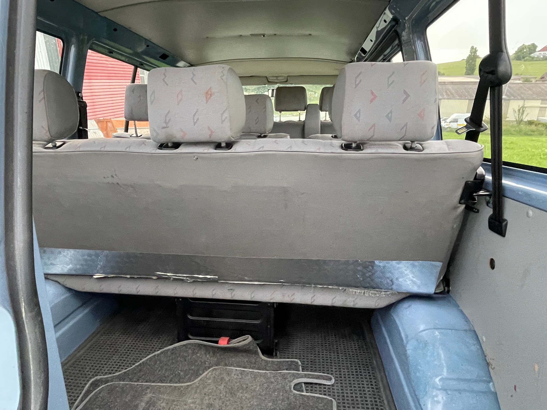 VW T4 2.5TDI 9 places. Automatic-image-7