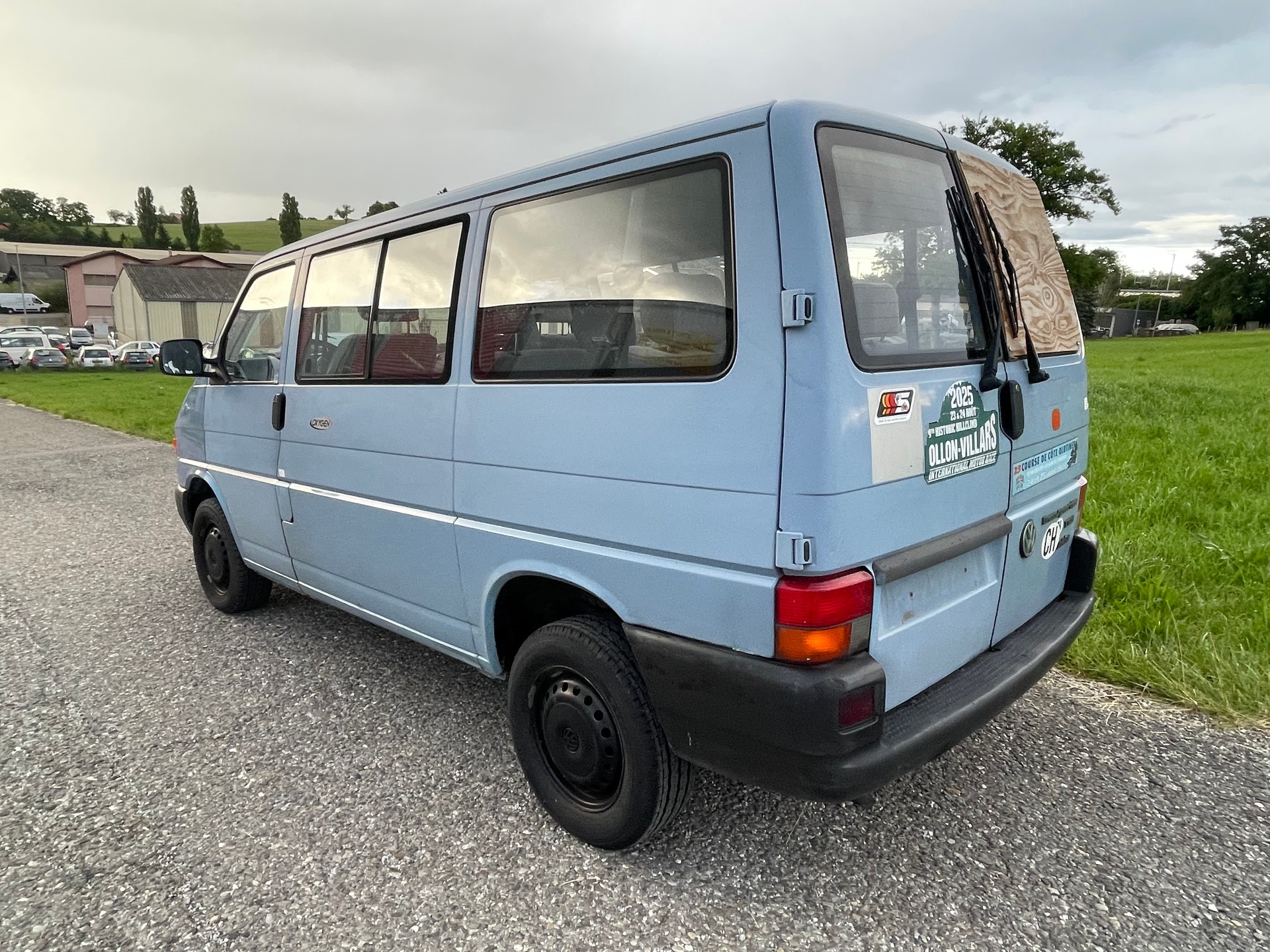 VW T4 2.5TDI 9 places. Automatic-image-9